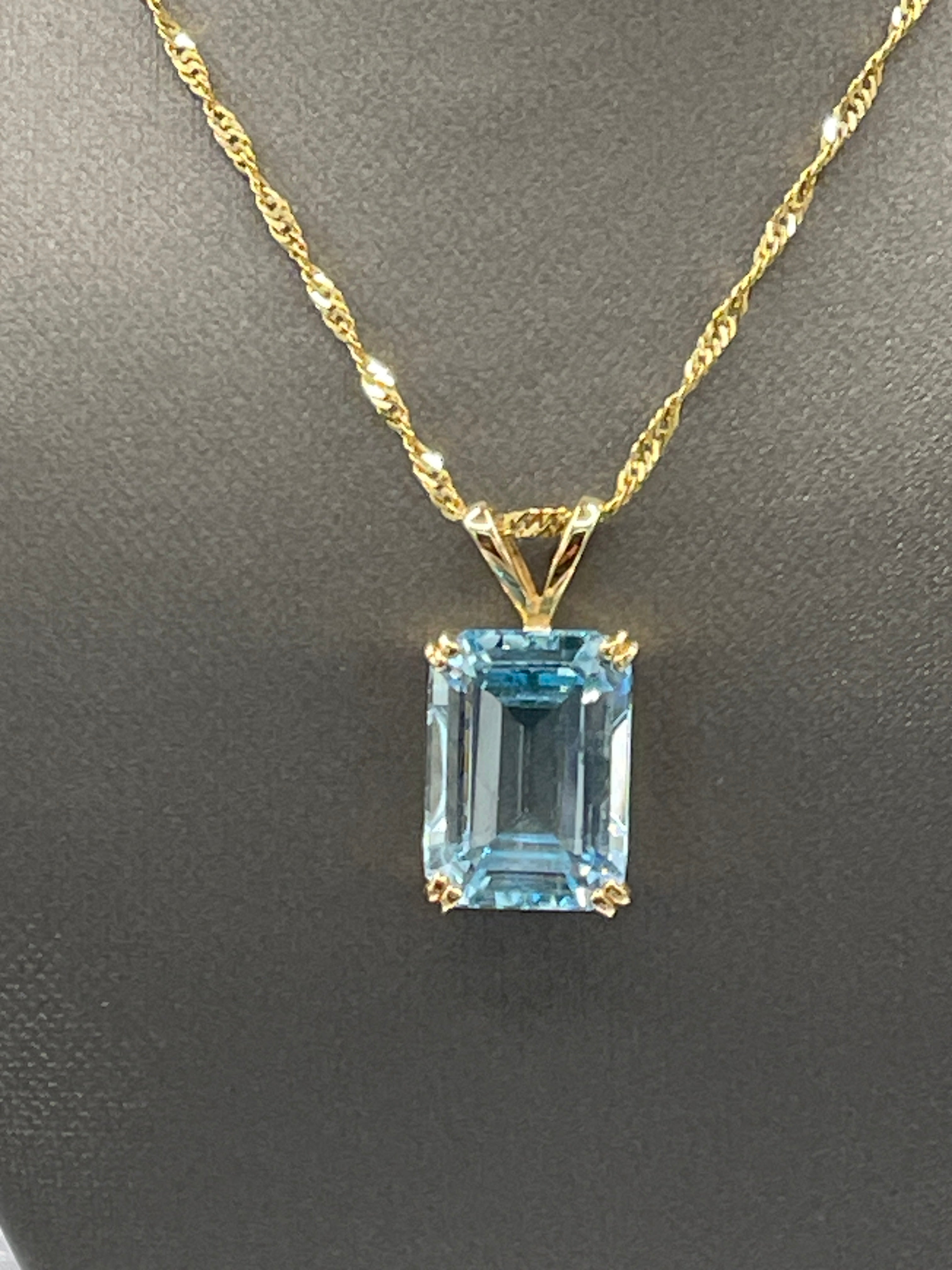 14 Karat Yellow Gold and Blue Topaz Pendant – Philadelphia Gold
