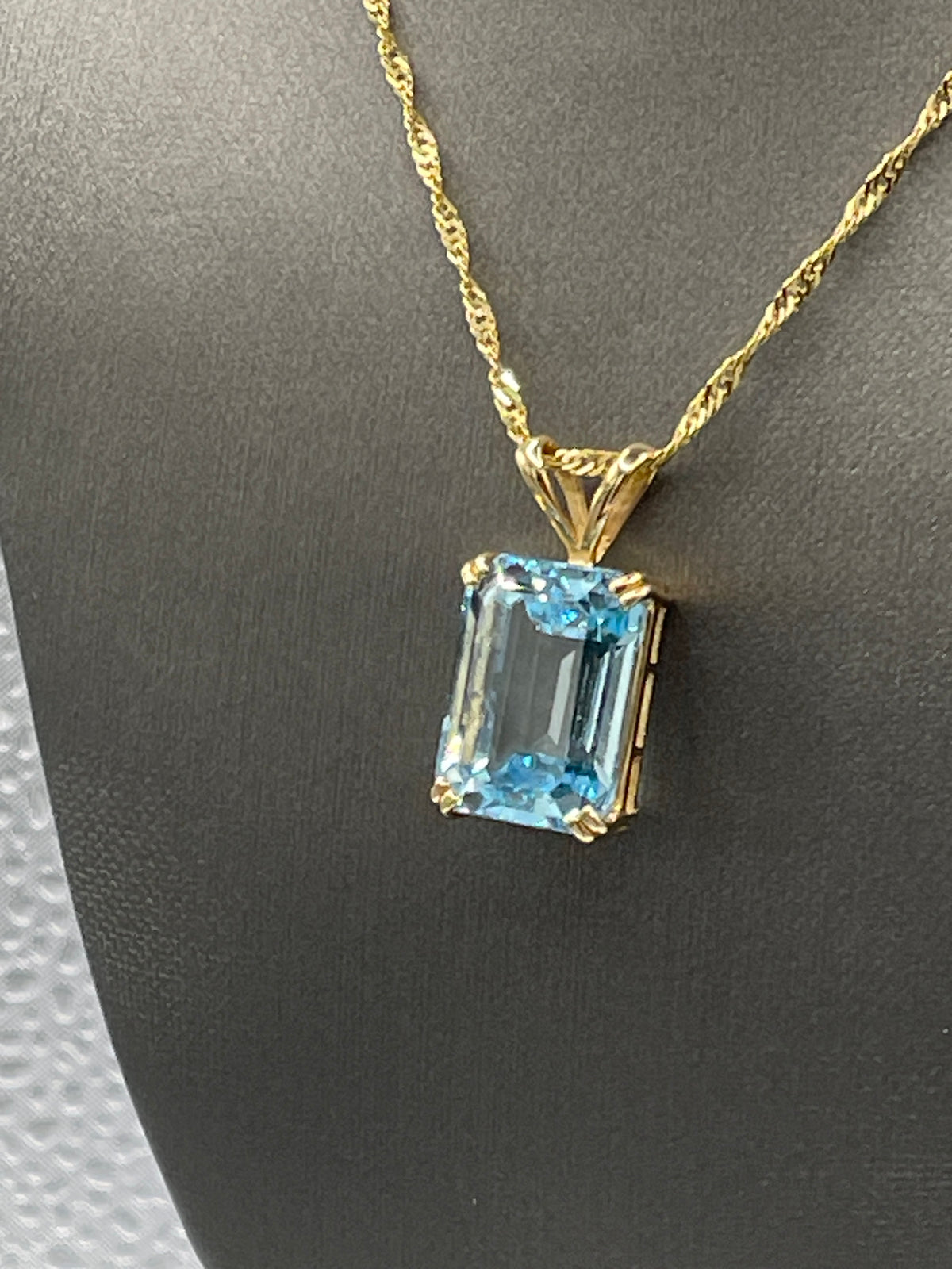 14 Karat Yellow Gold and Blue Topaz Pendant - Philadelphia Gold & Silver Exchange