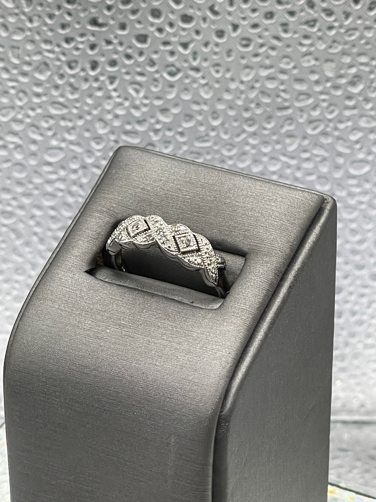 10 Karat White Gold Criss Cross XOXO Ring - Philadelphia Gold & Silver Exchange