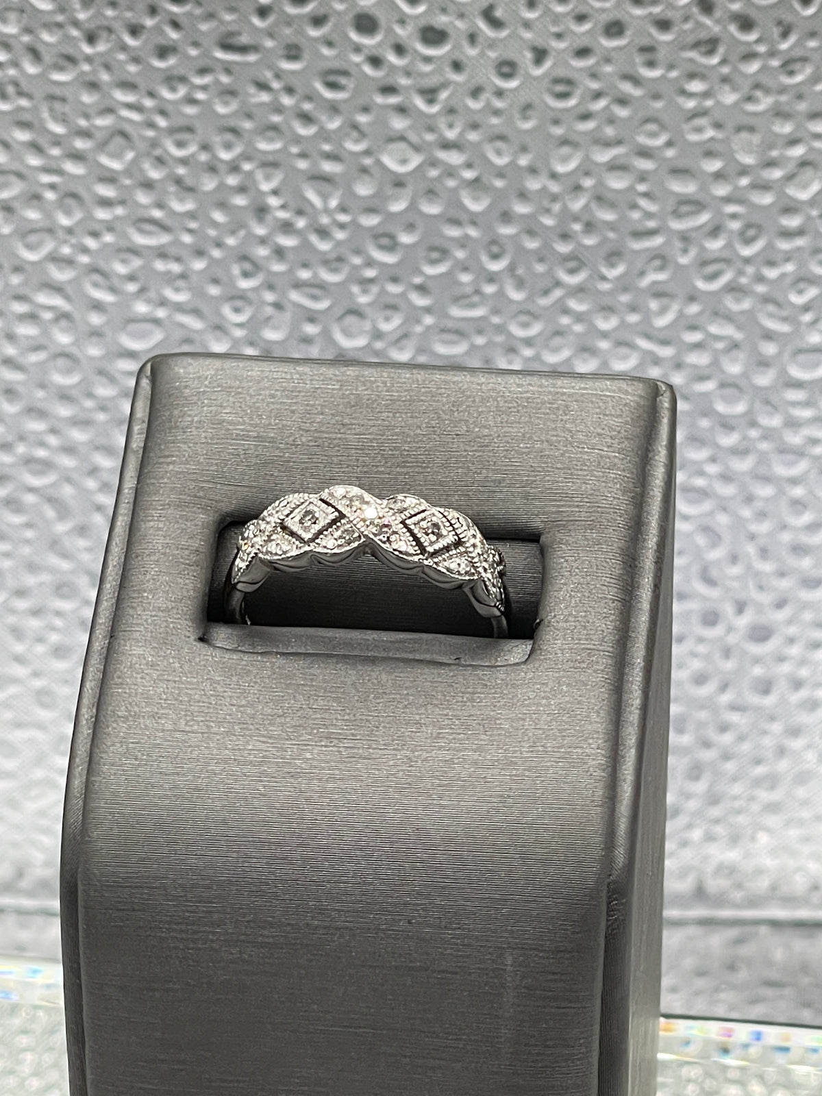 10 Karat White Gold Criss Cross XOXO Ring - Philadelphia Gold & Silver Exchange
