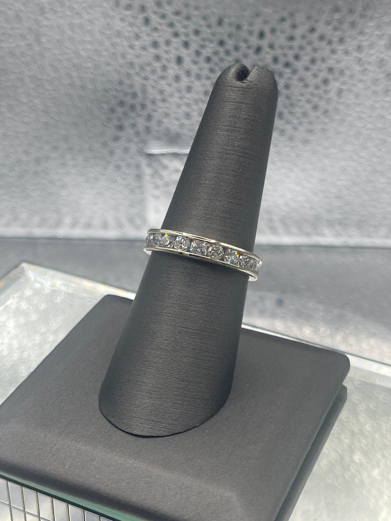 view one of Ladies of Mens 14 Karat Solid White Gold Diamond Band