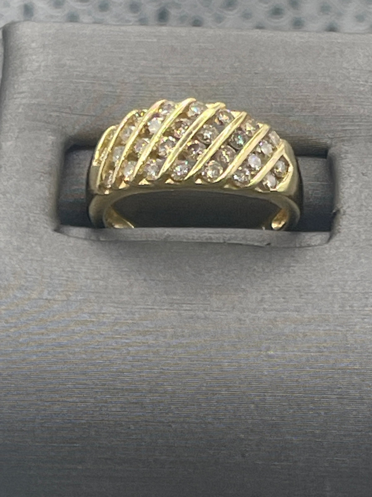 Ladies 14 Karat Solid Yellow Gold Diamond Ring