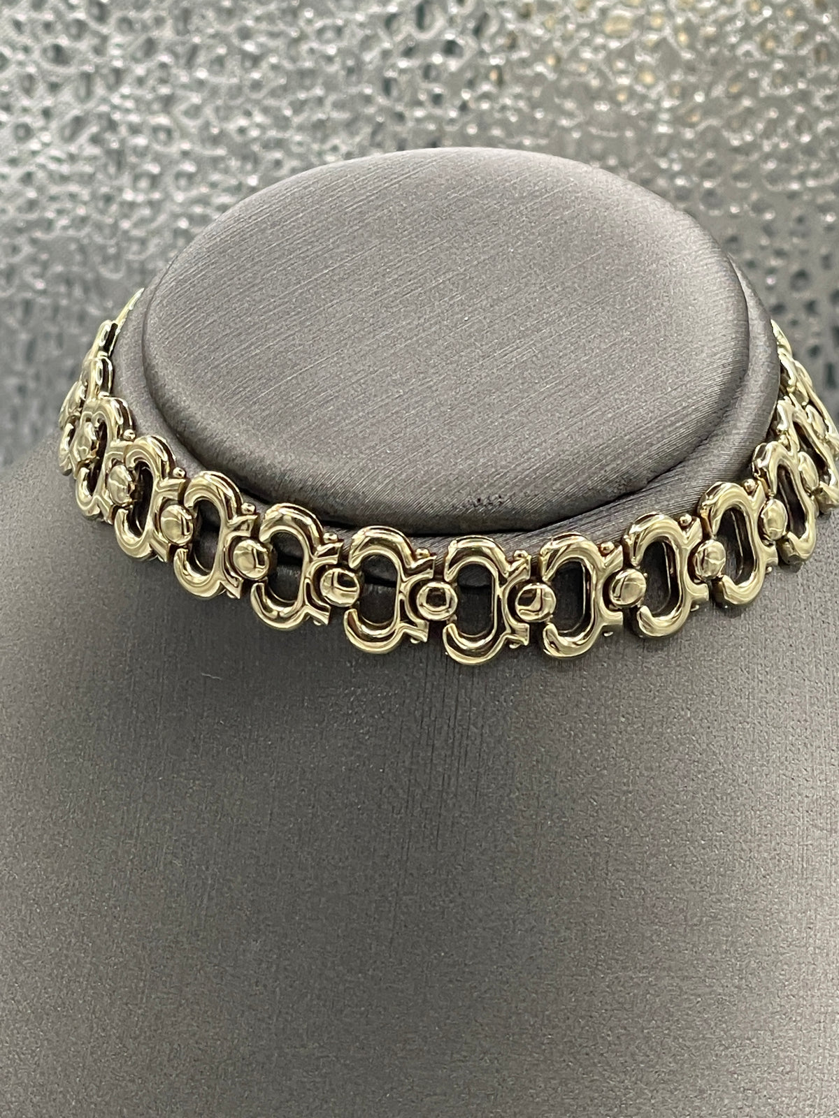 A Fancy Ladies Italian 14 Karat Yellow Gold Oval Custom Link Bracelet