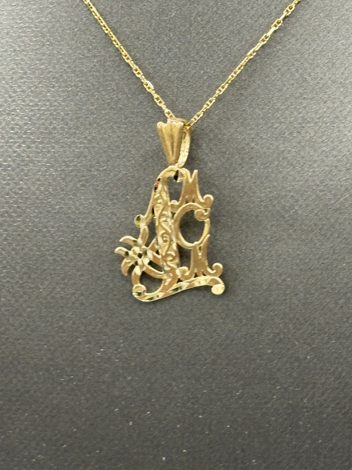 14kt #1 Mom pendant
