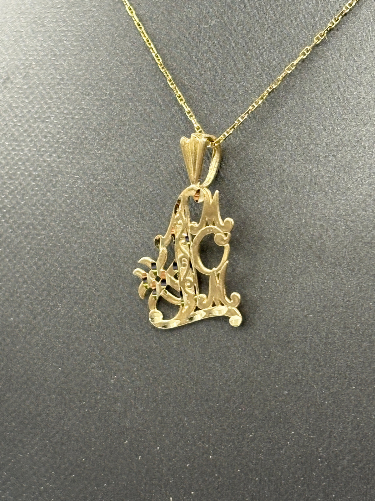 14kt #1 Mom pendant