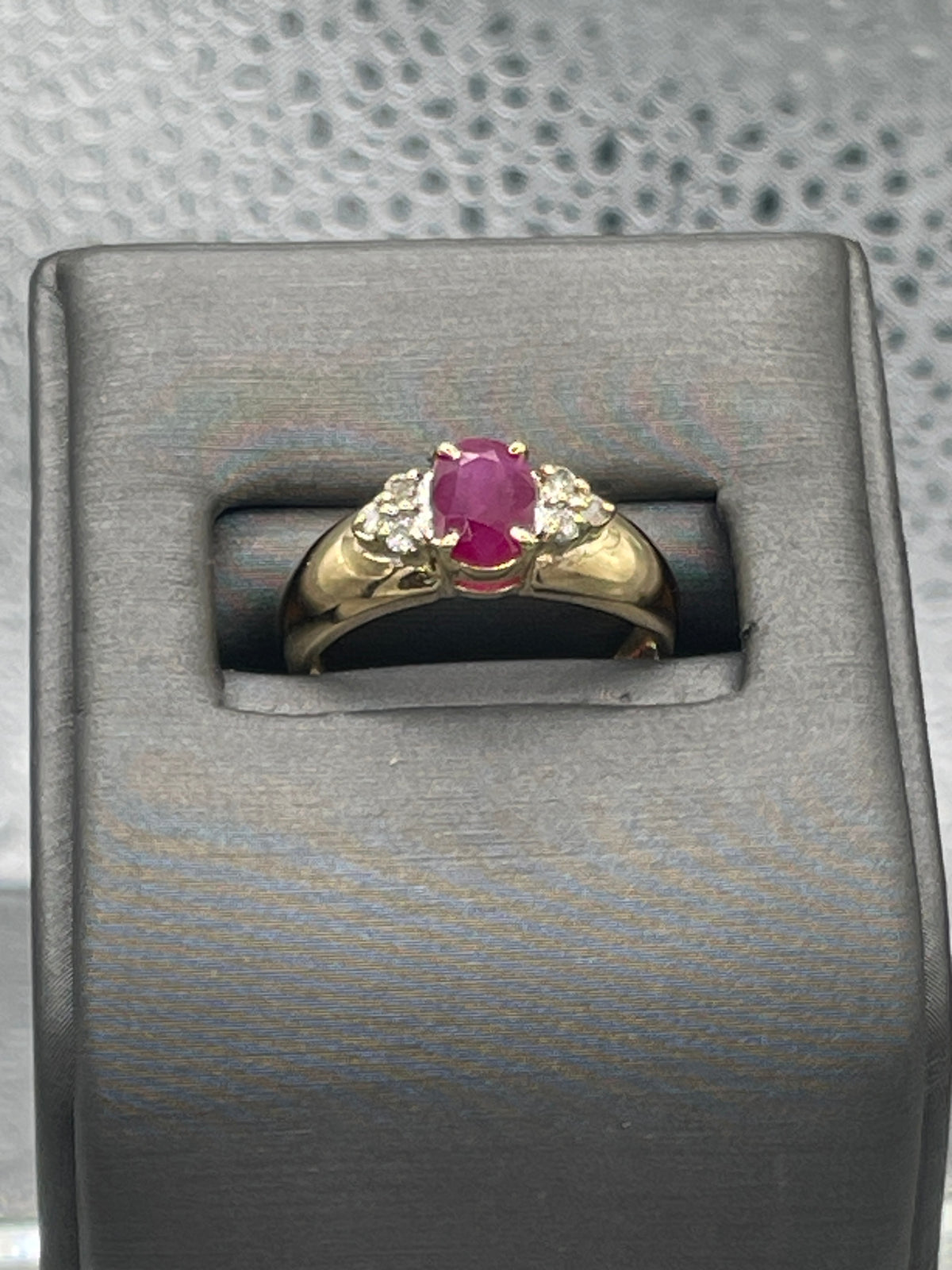 A Beautiful Ladies 14 Karat Yellow Gold Oval Ruby & Diamond Ring