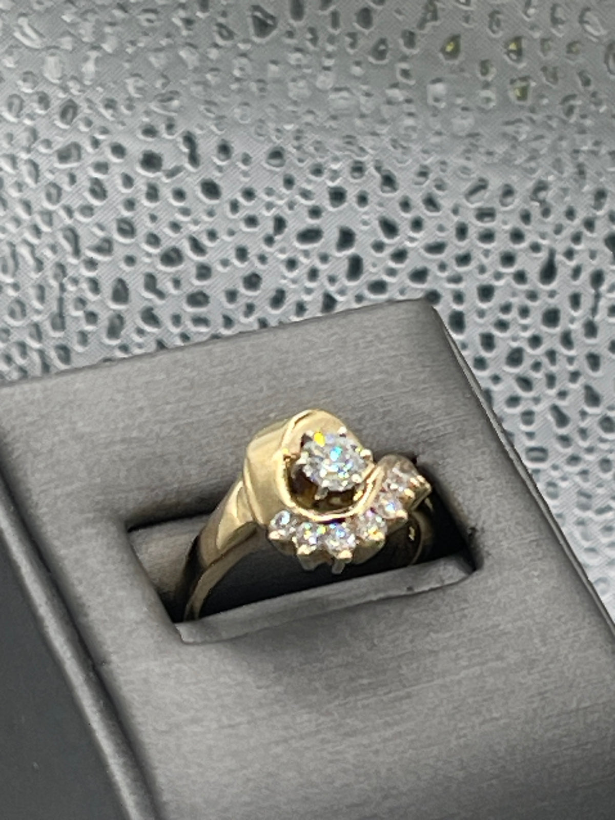 A Magnificent Ladies 14 Karat Yellow Gold Diamond Engagement Ring