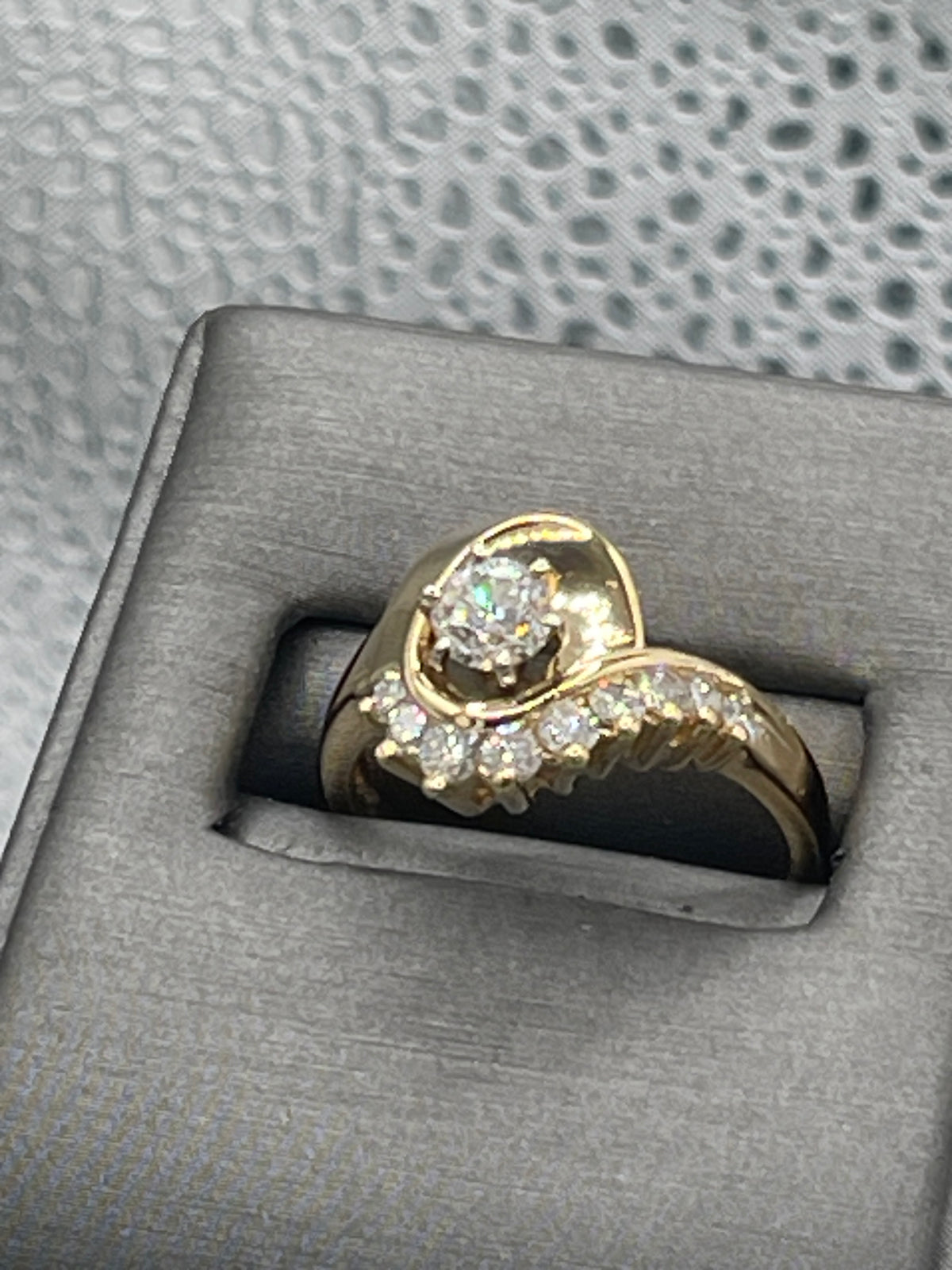 A Magnificent Ladies 14 Karat Yellow Gold Diamond Engagement Ring