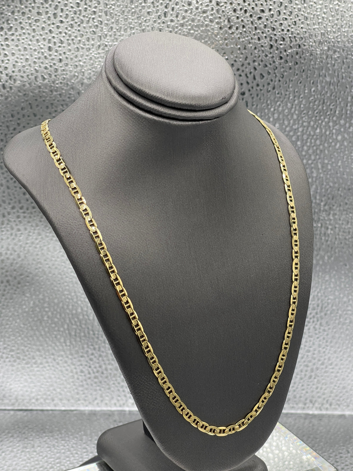 A Fabulous 14 Karat Yellow Gold Solid Anchor Link Necklace