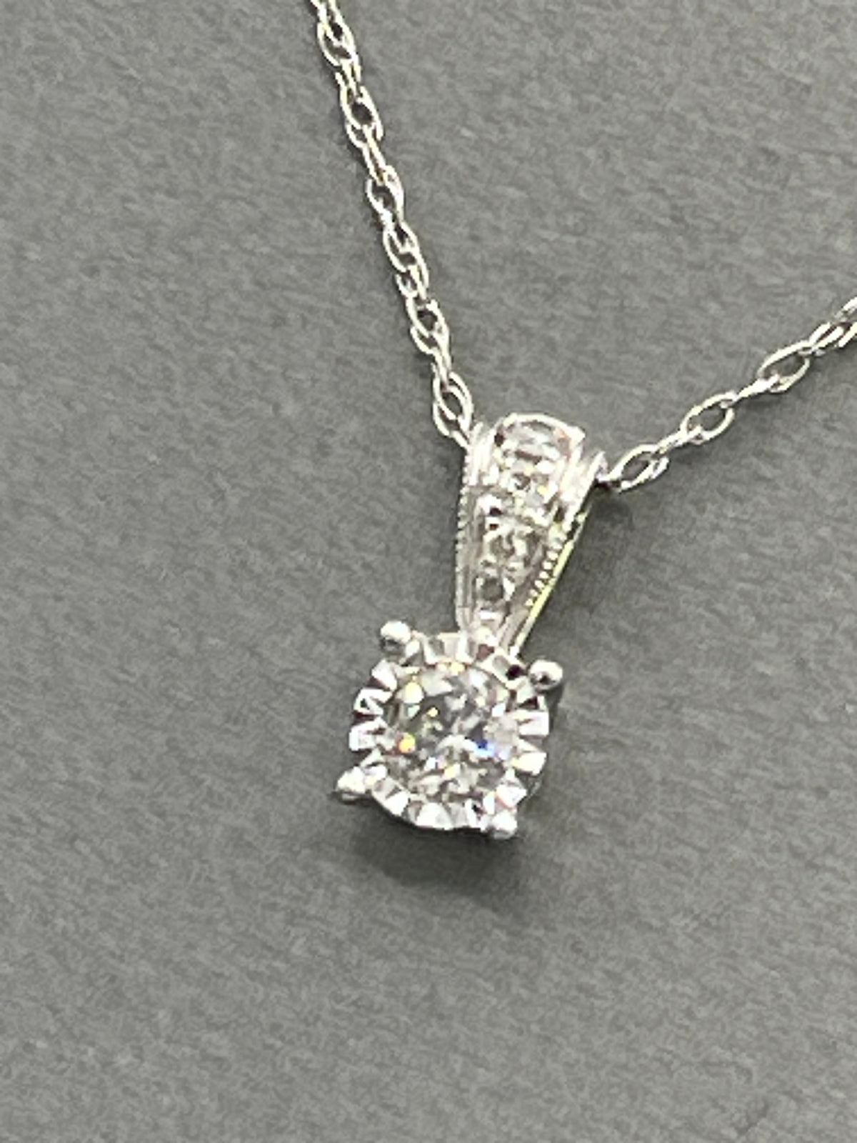 Ladies 10 Karat White Gold Diamond Pendant & Chain