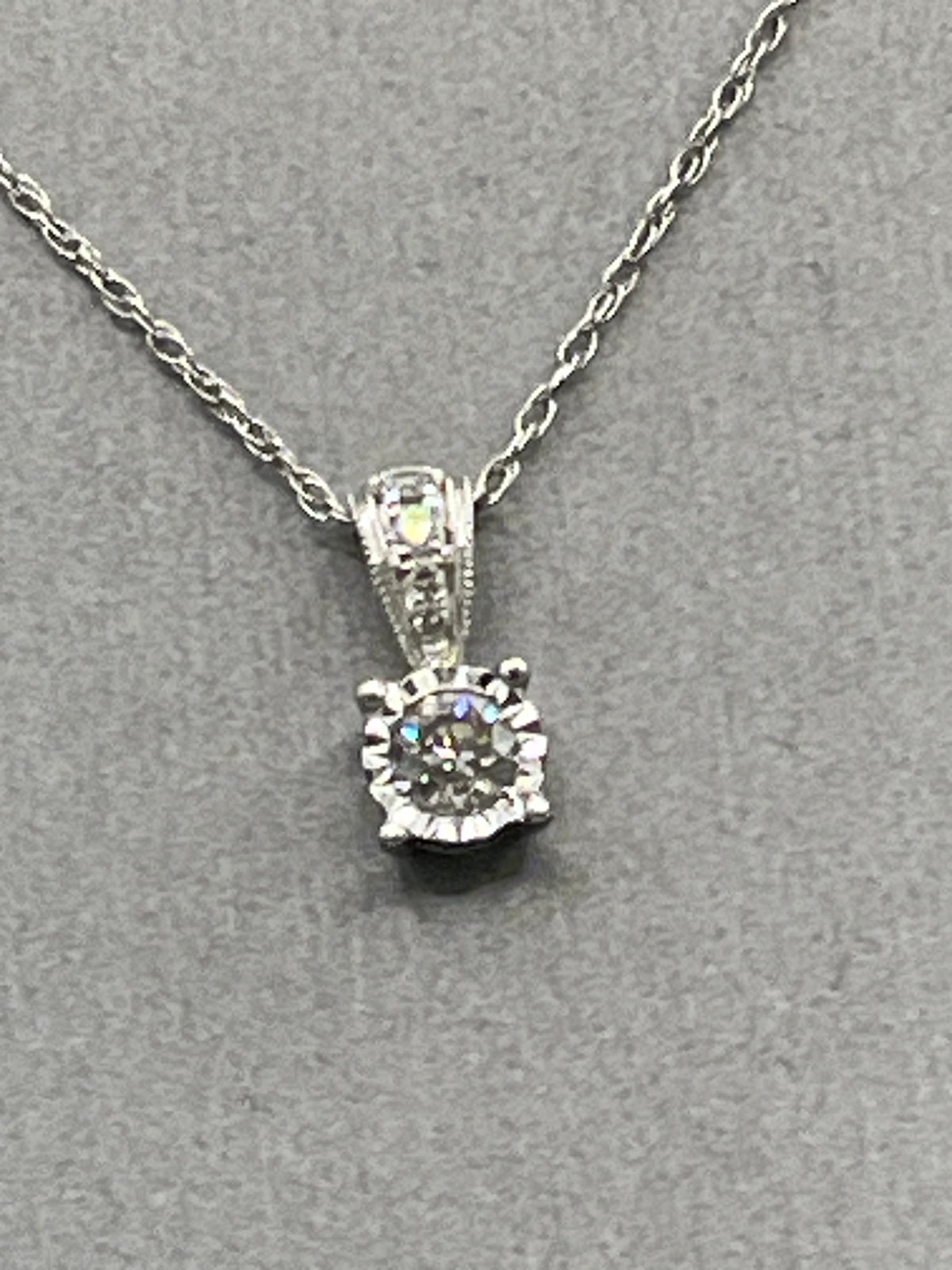 Ladies 10 Karat White Gold Diamond Pendant & Chain