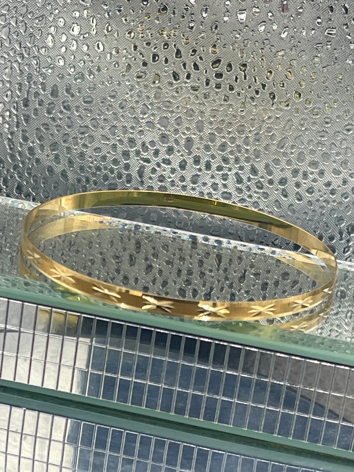 Ladies 14 Karat Yellow Gold Round Bangle Bracelet