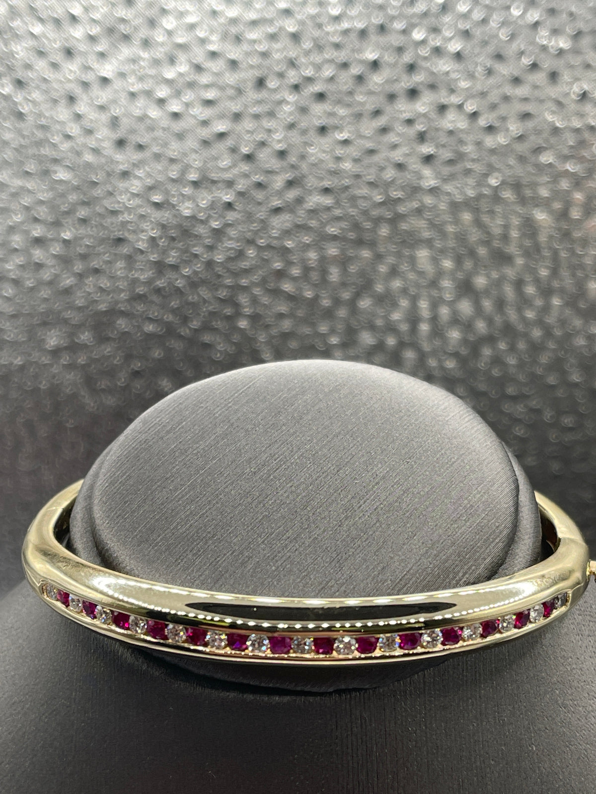 Ladies Magnificent 14 Karat Yellow Gold Solid Diamond & Ruby Bangle Bracelet