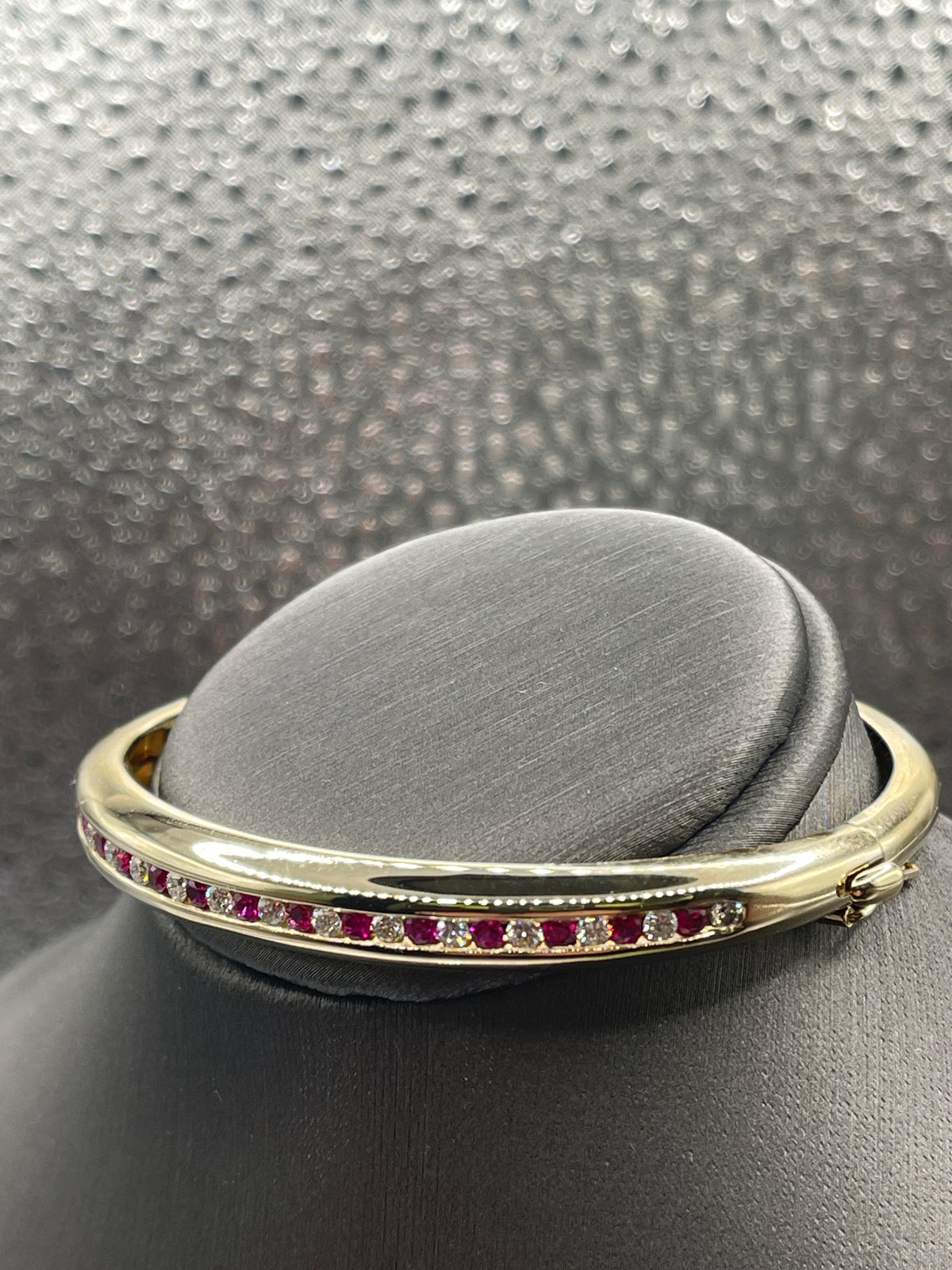 Ladies Magnificent 14 Karat Yellow Gold Solid Diamond & Ruby Bangle Bracelet