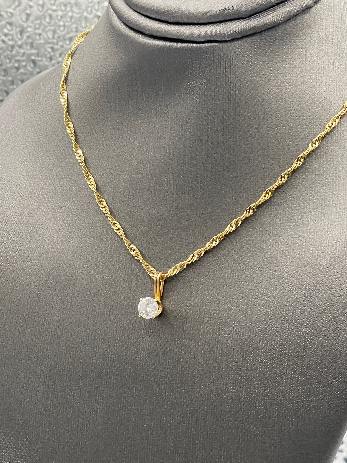 Ladies 14 Karat Yellow Gold 4 Prong Diamond Solitaire Pendant