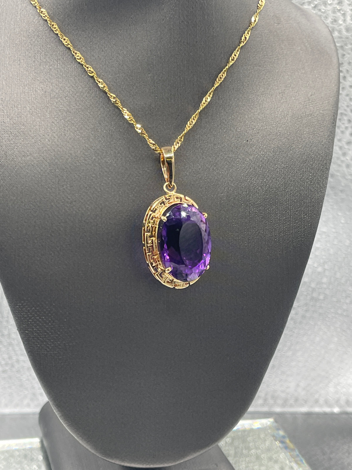 Ladies Magnificent 14 Karat Yellow Gold Oval Amethyst Grecian Pendant