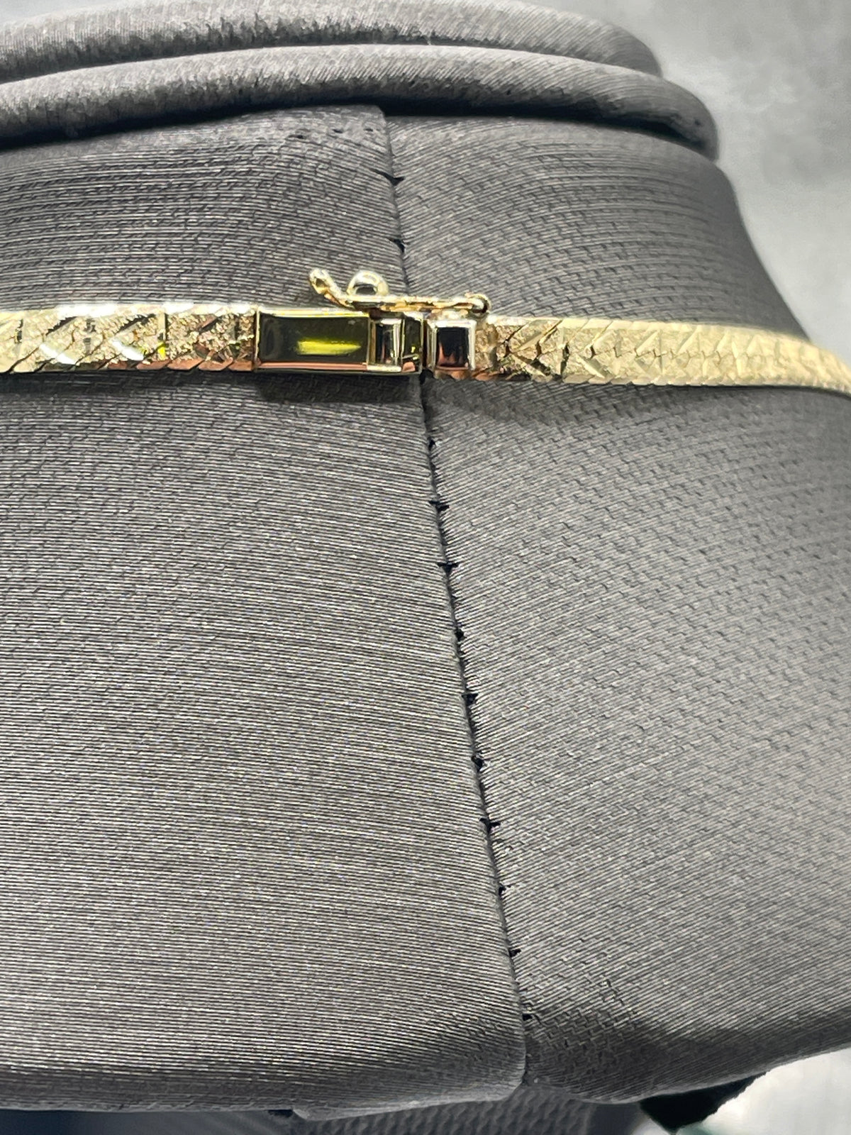 Vintage 14 Karat Yellow Gold Diamond-Cut Beveled Edge Herringbone Chain