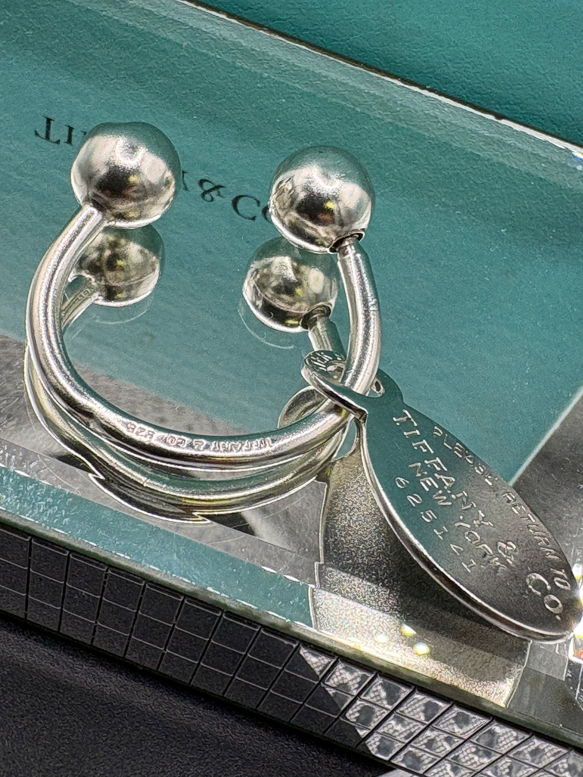 TIFFANY & Company Oval Key Ring