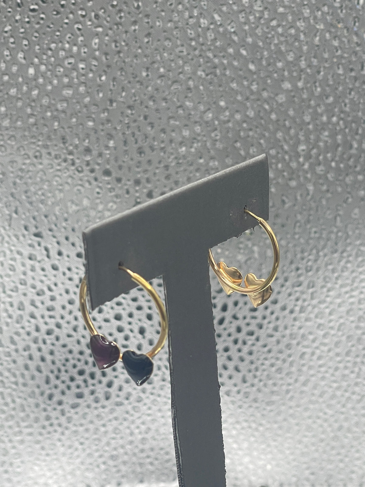 Ladies 14 Karat Yellow Gold Hoop Earrings With Amber & Onyx hearts