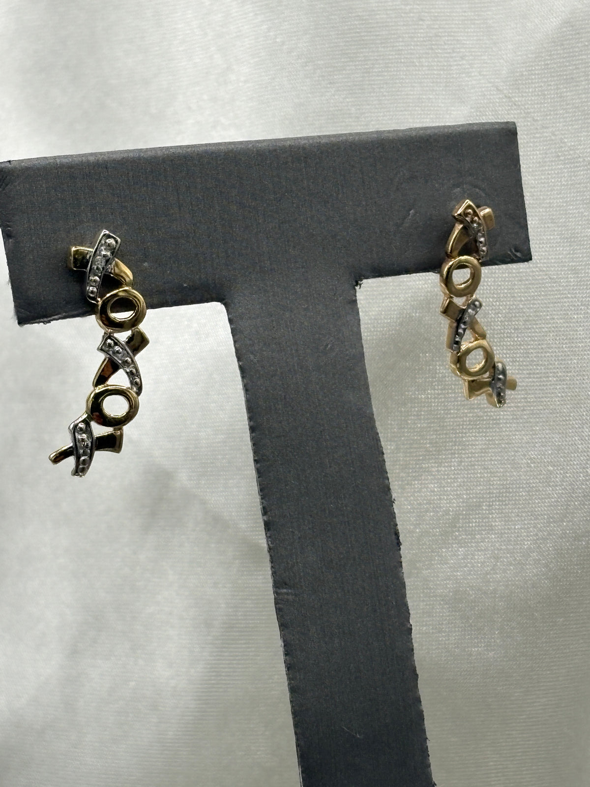 Vintage XOXO 14kt earrings