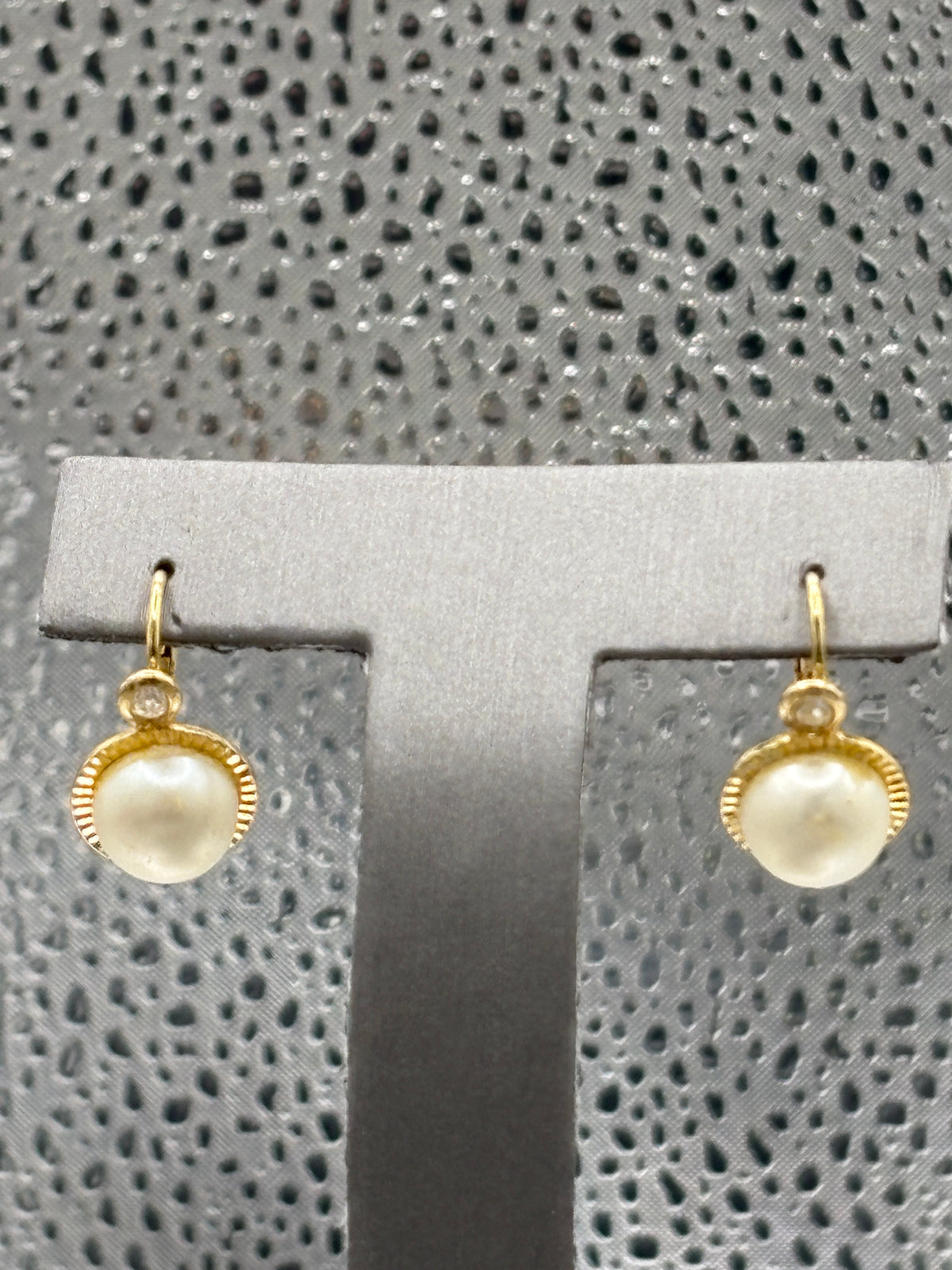 Ladies 14 Karat Yellow Gold Diamond & Pearl Dangling Earrings
