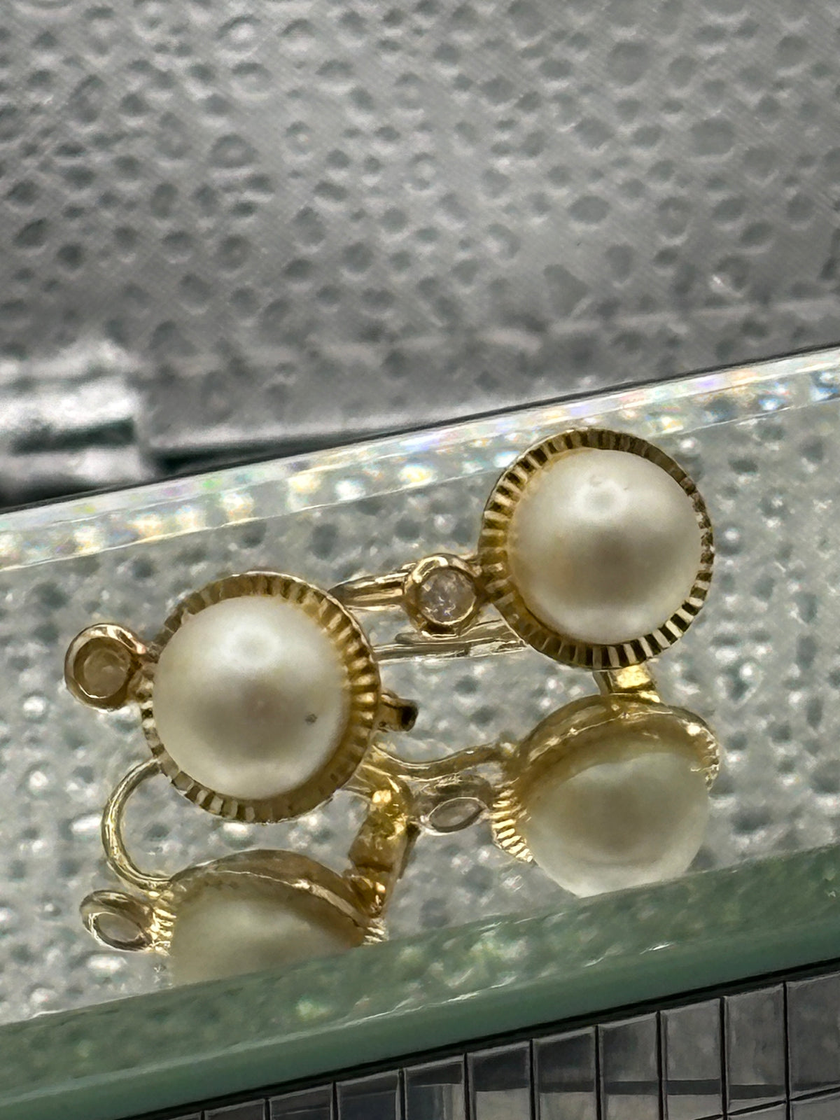 Ladies 14 Karat Yellow Gold Diamond & Pearl Dangling Earrings
