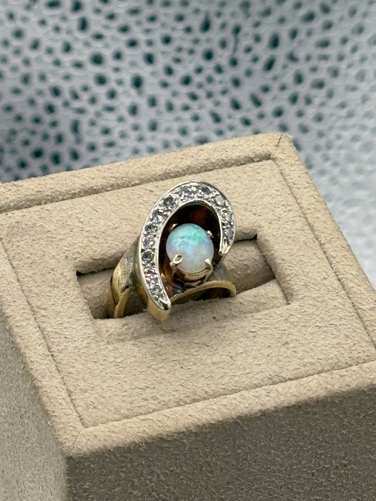Ladies Vintage 14 Karat Yellow Gold Fire Opal & Diamond Ring