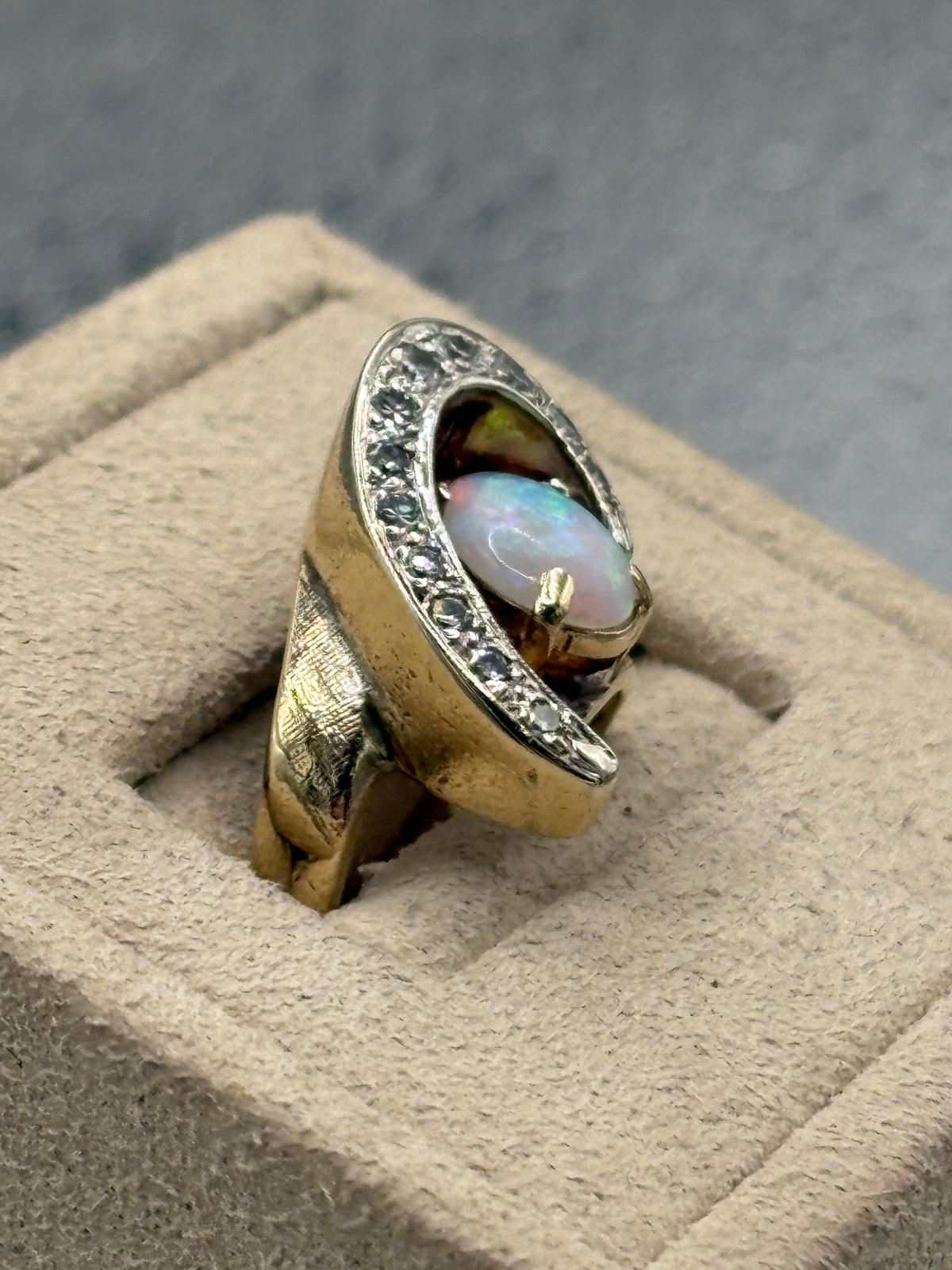 Ladies Vintage 14 Karat Yellow Gold Fire Opal & Diamond Ring