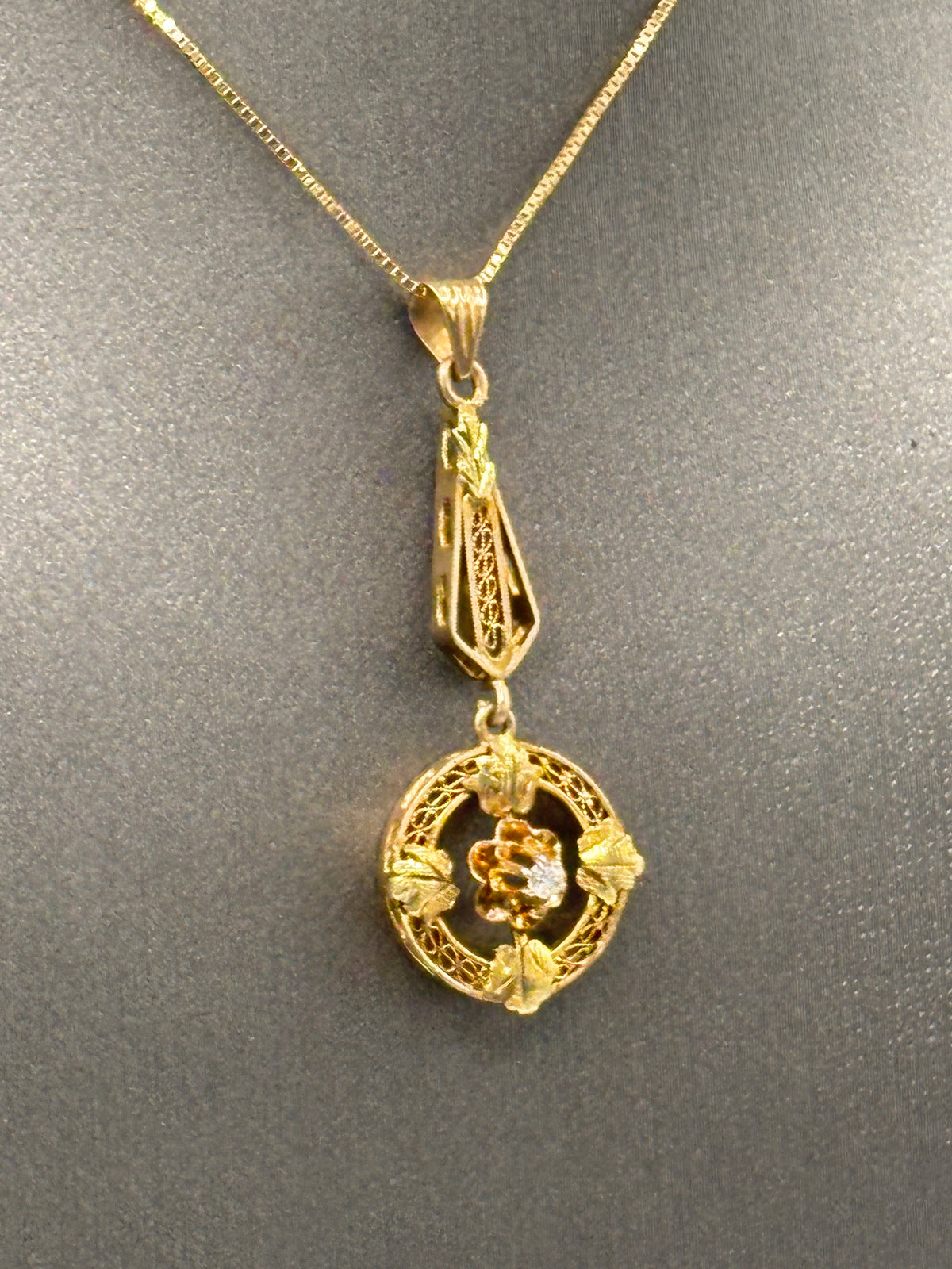 Antique Ladies 14 Karat Yellow Gold Filagree Diamond Pendant