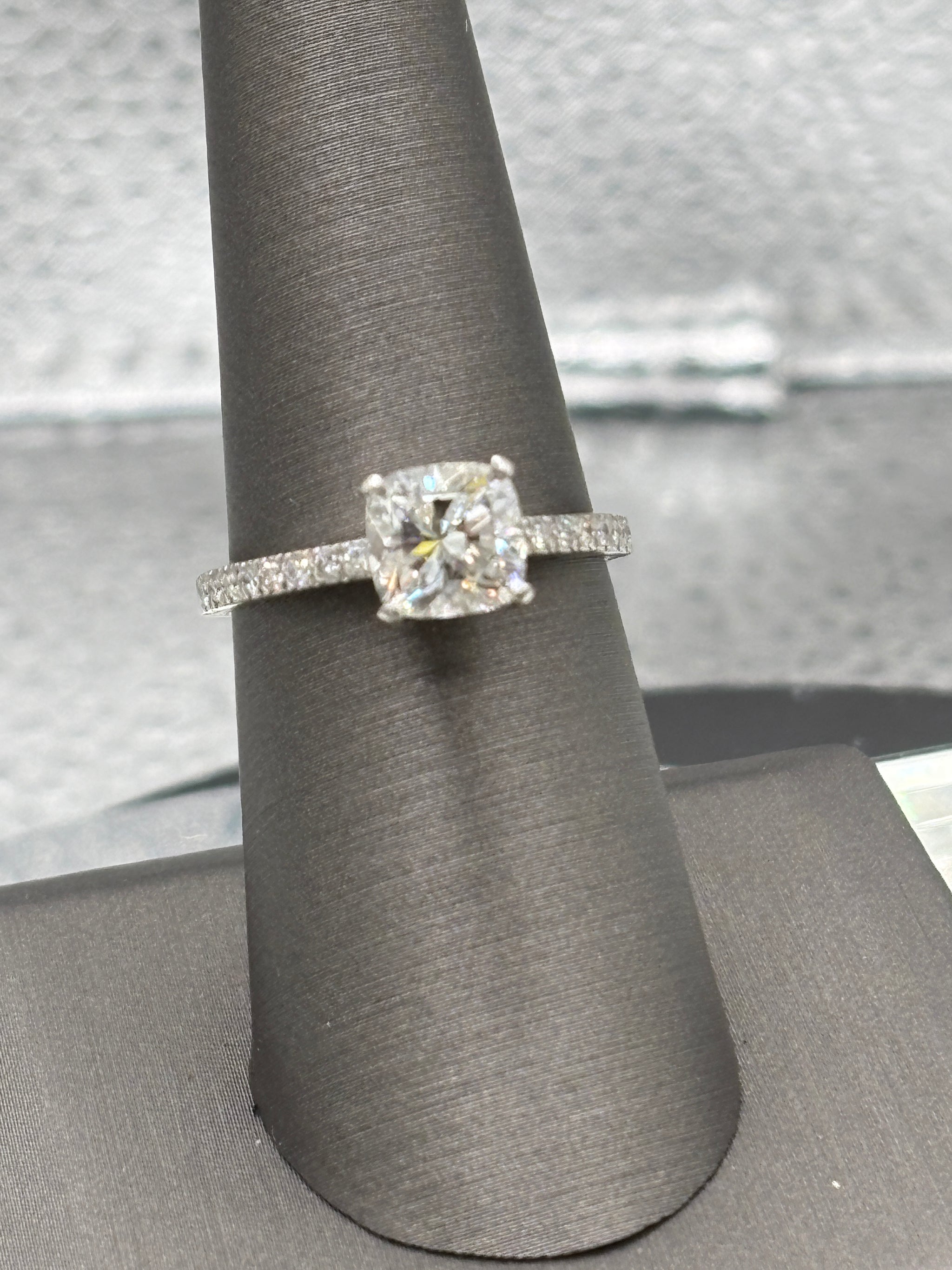 Ladies Tiffany 950 Platinum Cushion-Cut Diamond Engagement Set