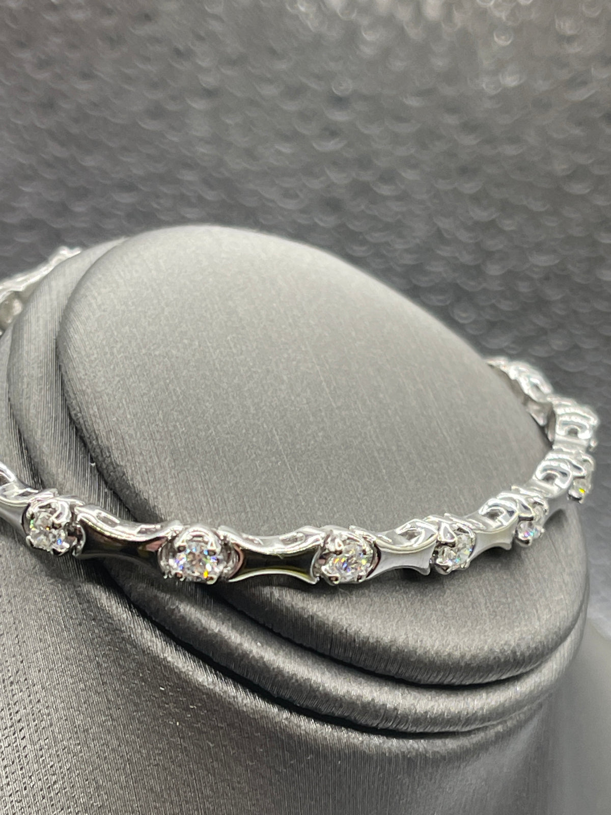 Ladies 14 Karat White Gold Diamond Tennis Style Bracelet
