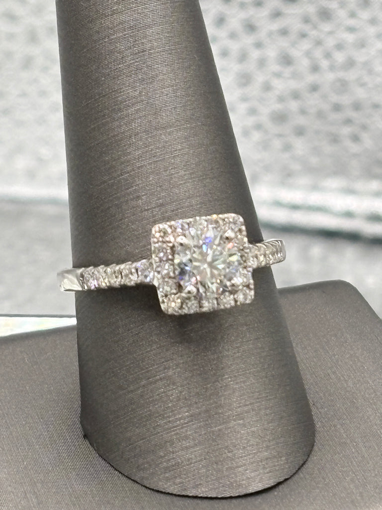 View six of Magnificent Ladies 14 Karat Gold Brilliant Diamond Wedding Set