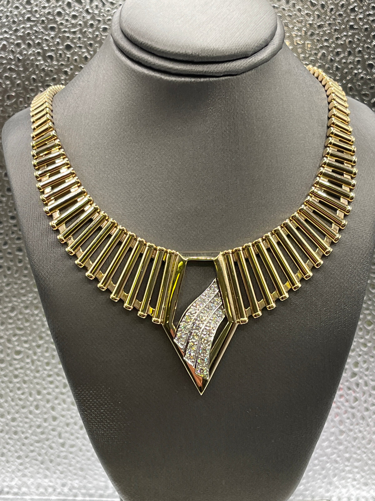 Ladies 14 Karat Yellow Gold Cleopatra Style Diamond Necklace