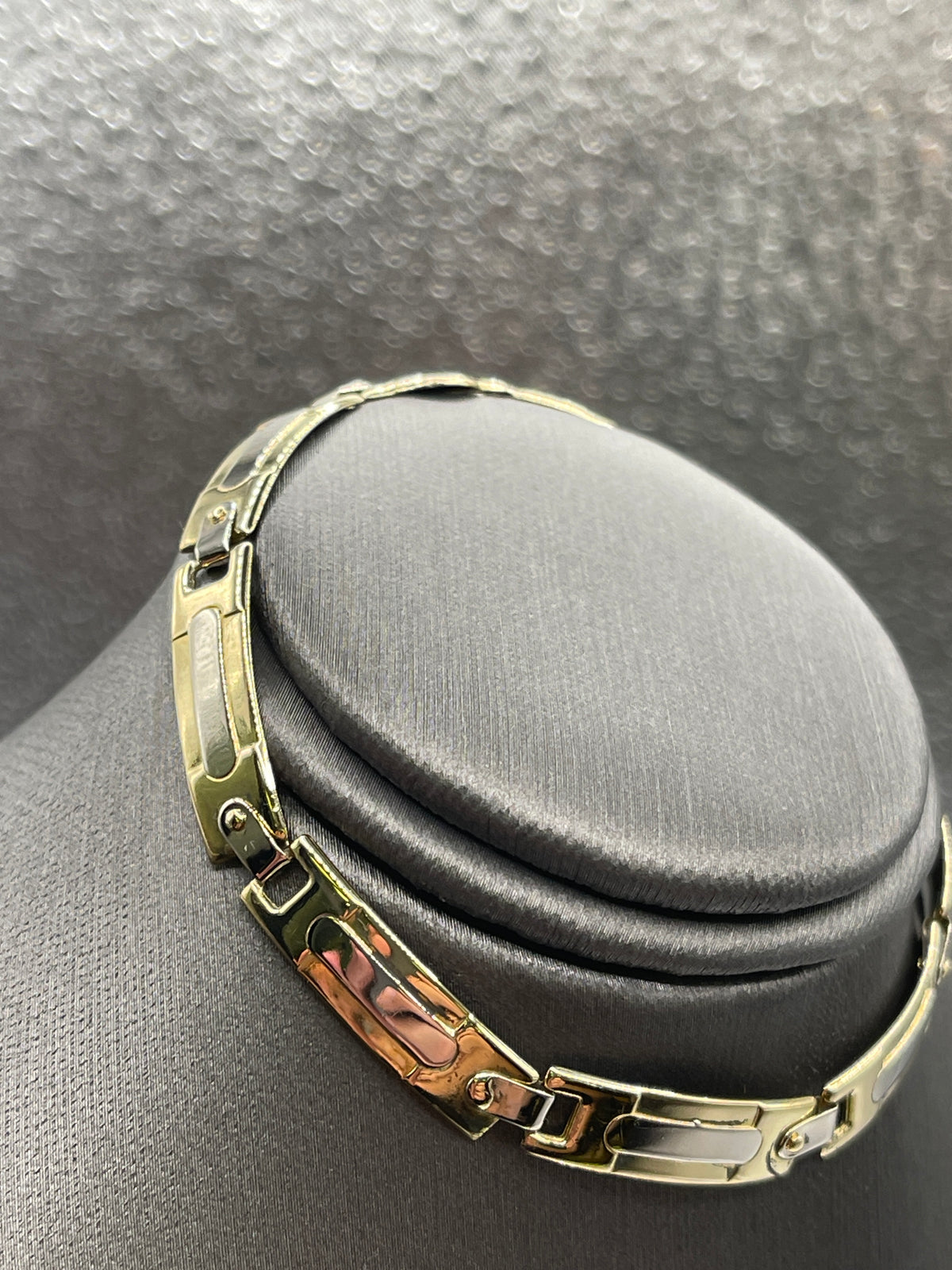 Ladies Fancy 18 Karat Yellow & White Gold Italian Gift Bracelet