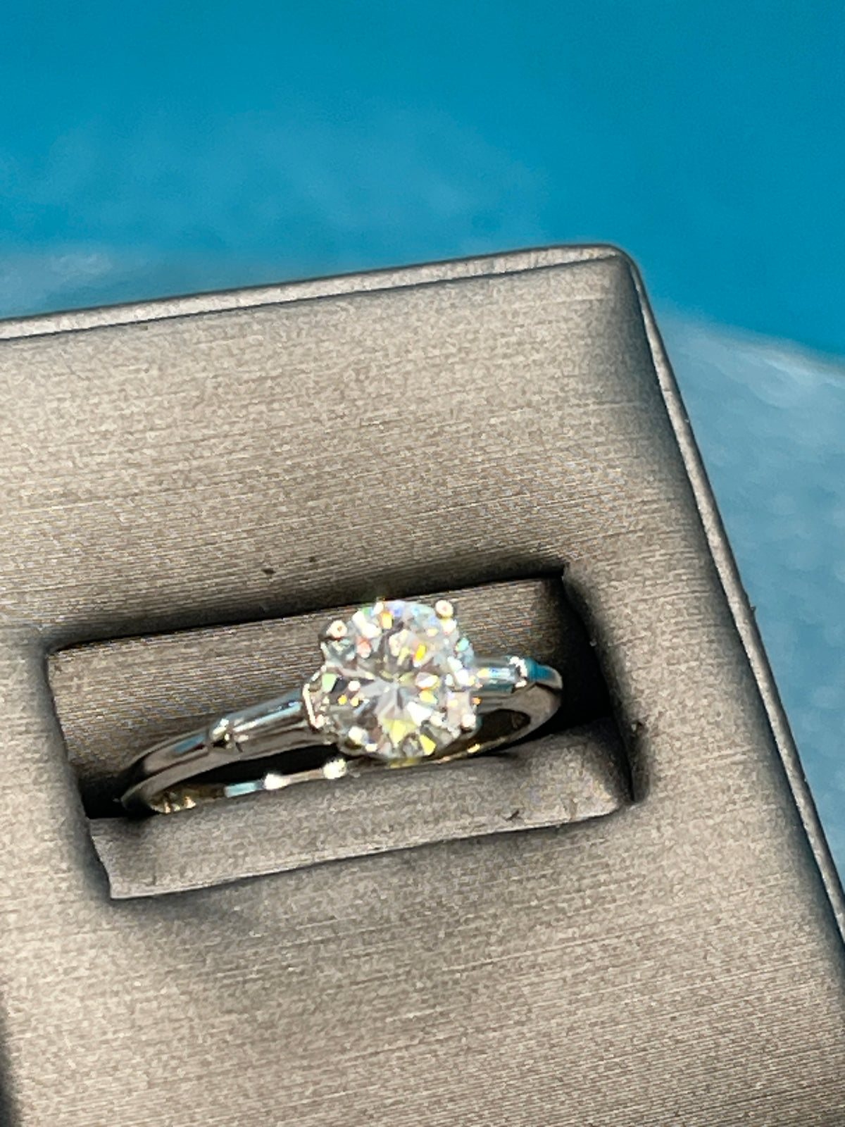 Ladies 14 Karat White Gold Round Shaped Diamond Engagement Ring
