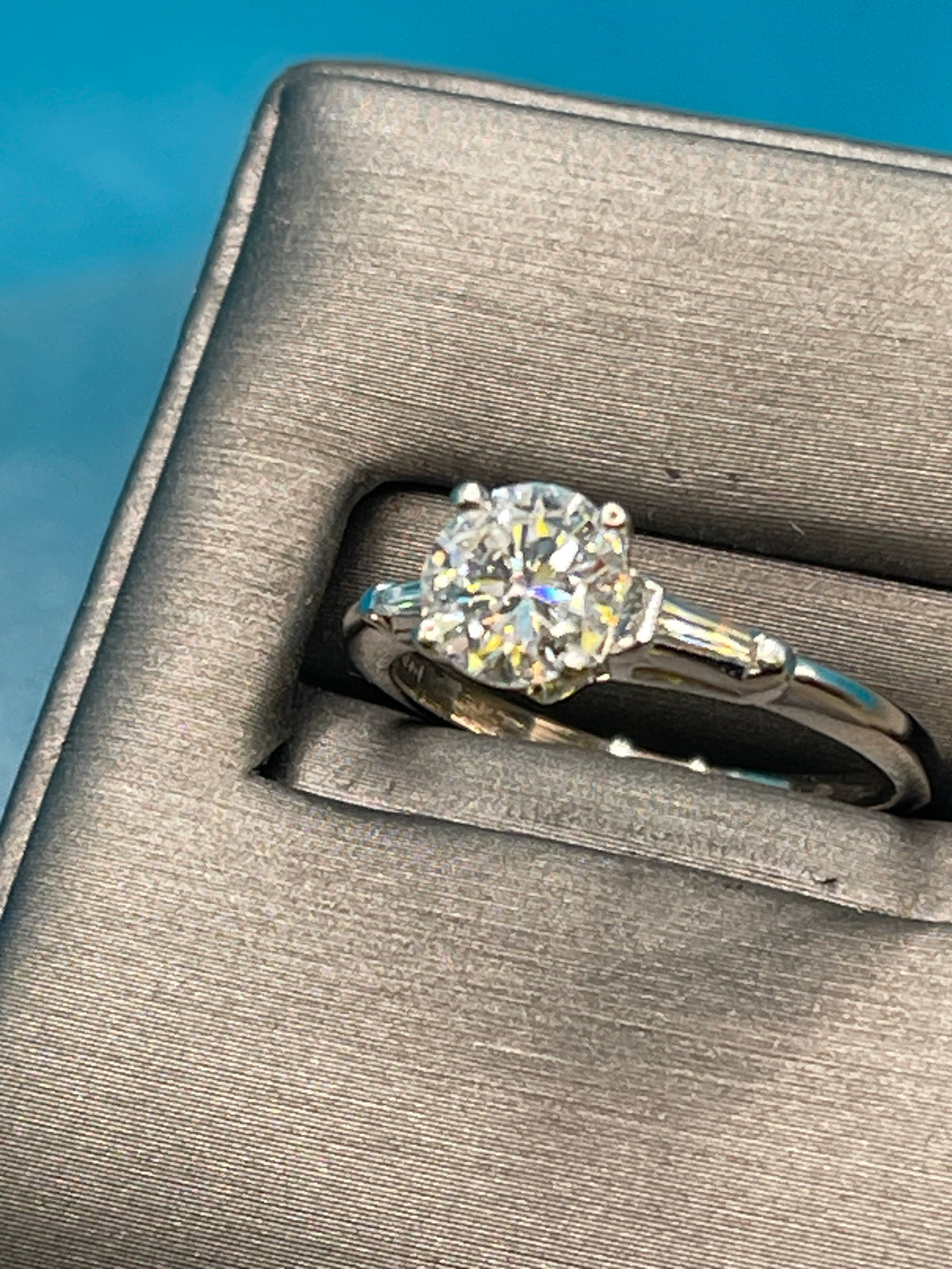 Ladies 14 Karat White Gold Round Shaped Diamond Engagement Ring