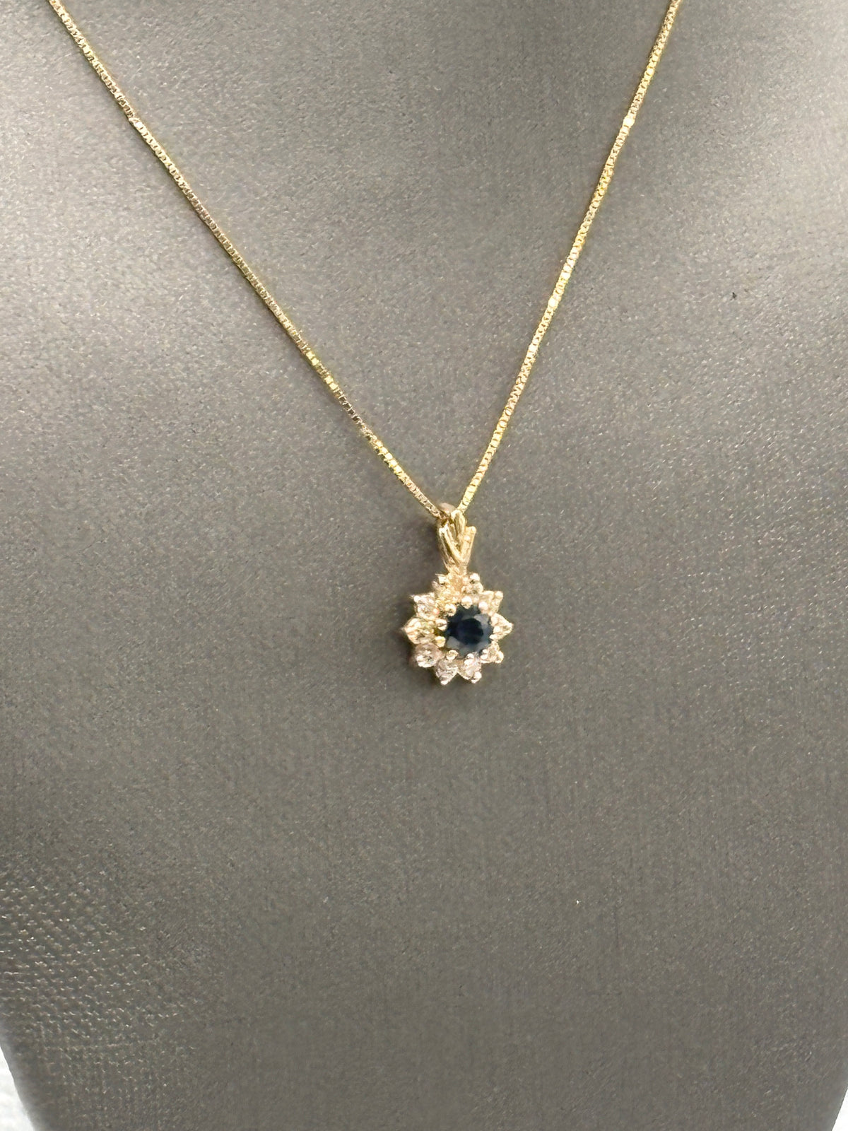 Ladies Gorgeous 14 Karat Yellow Gold Sapphire & Diamond Pendant