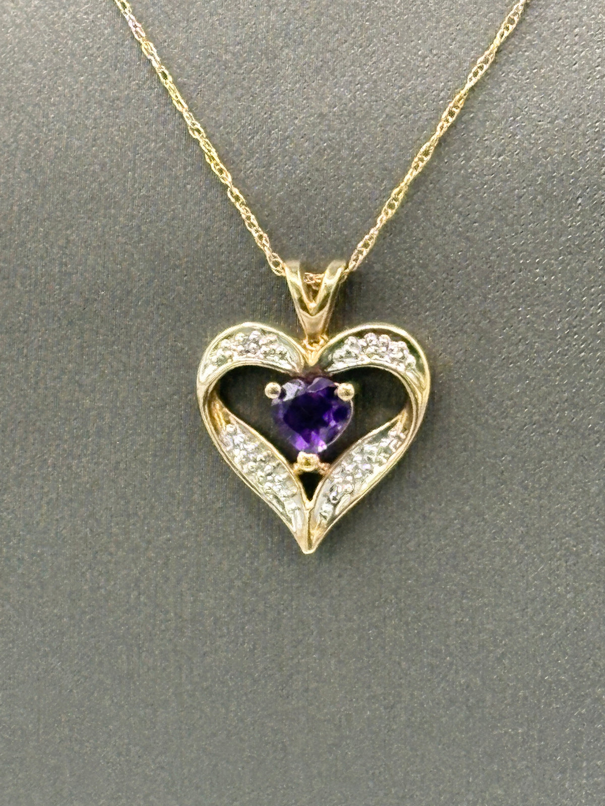 Ladies 10 Karat Yellow Gold Amethyst & Diamond Pendant & Chain