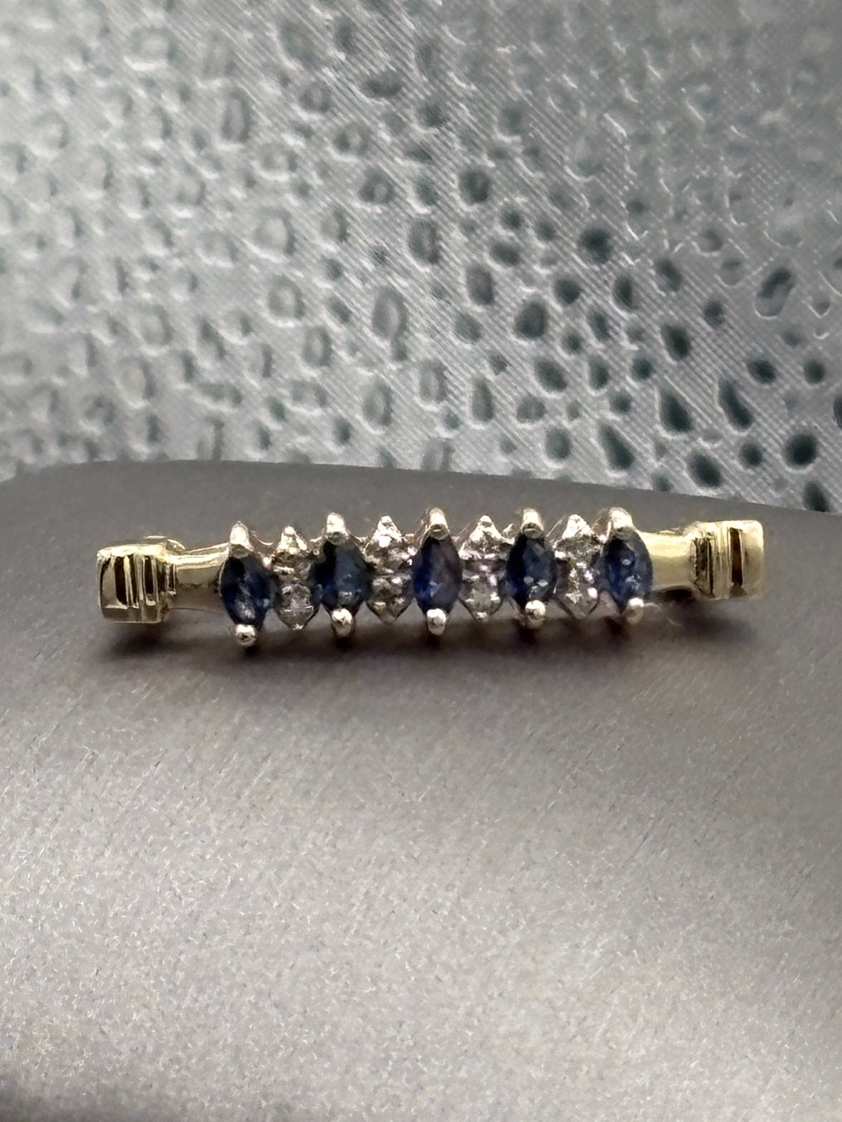 Ladies 14 Karat Yellow Gold Sapphire & Diamond Bar Pin