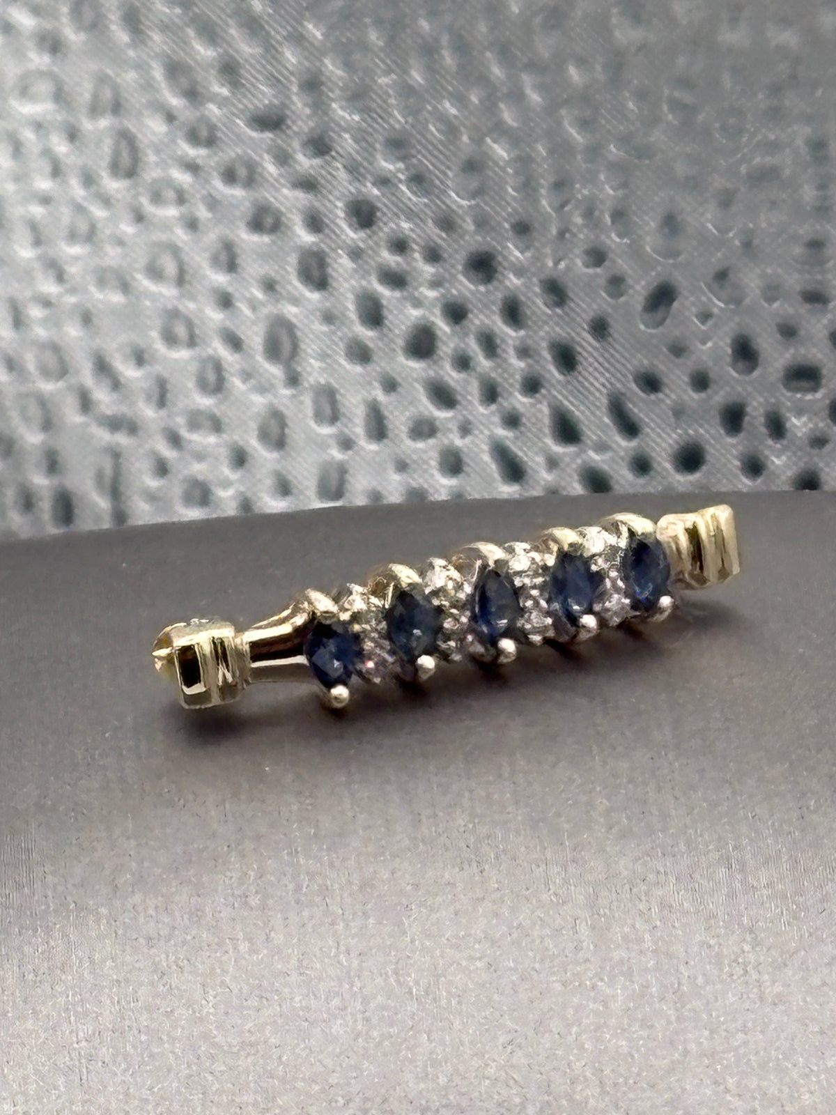 Ladies 14 Karat Yellow Gold Sapphire & Diamond Bar Pin
