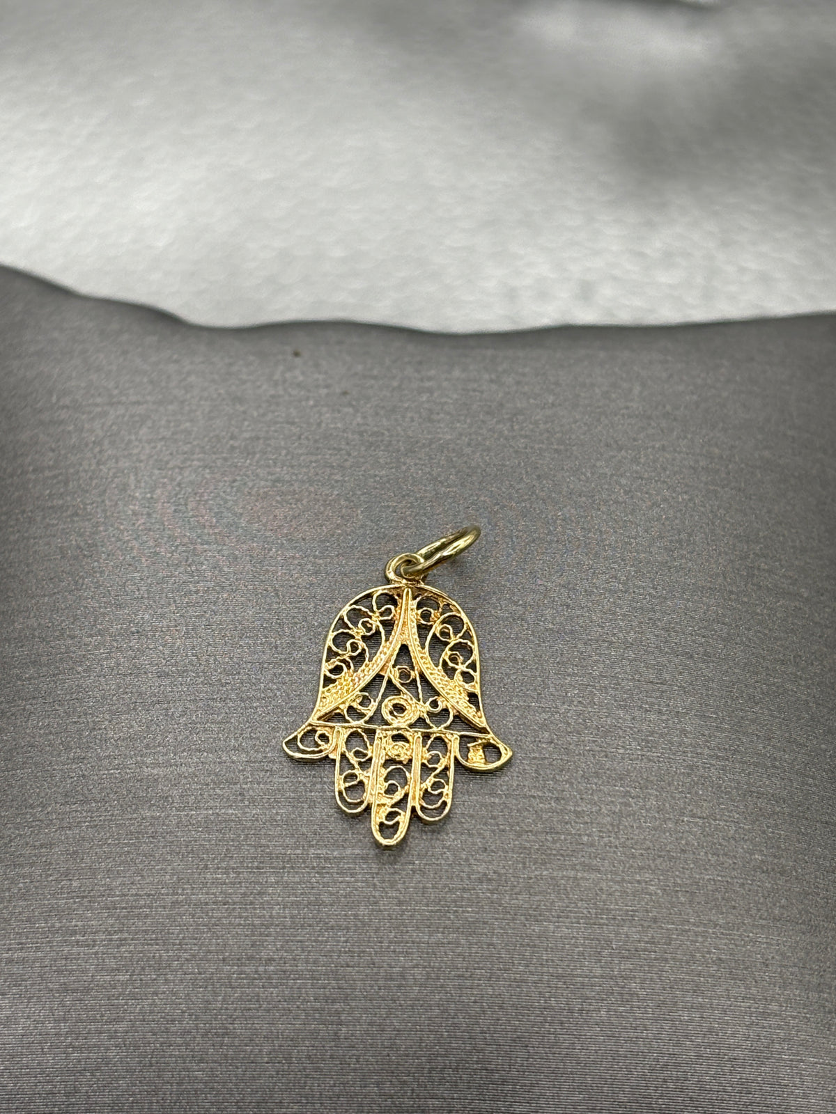 Ladies / Gents 14 Karat Yellow Gold Hand Of God Pendant