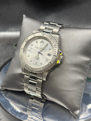 Vintage Kingmaster mens watch with diamond set bezel and world map dial