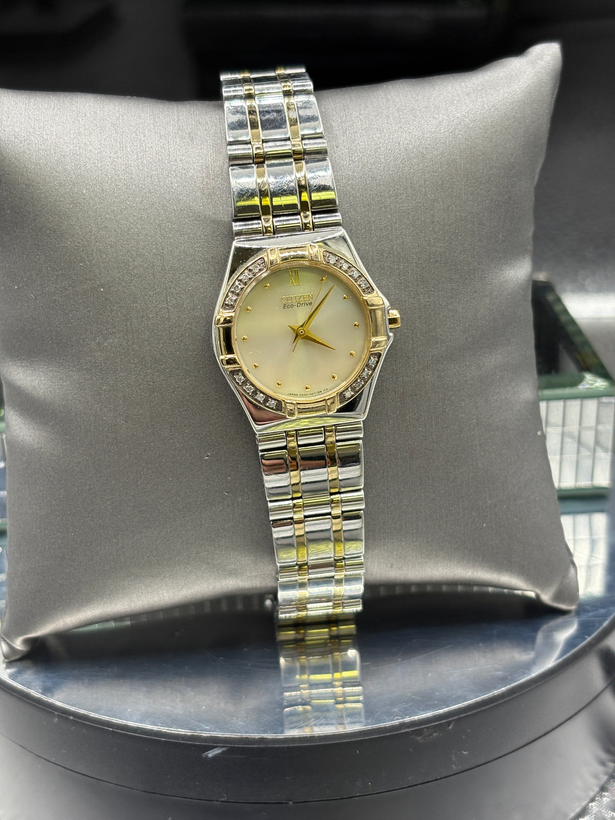 Vintage Citizen Eco-Drive Ladies Two-Tone Bracelet Watch, which features a diamond bezel