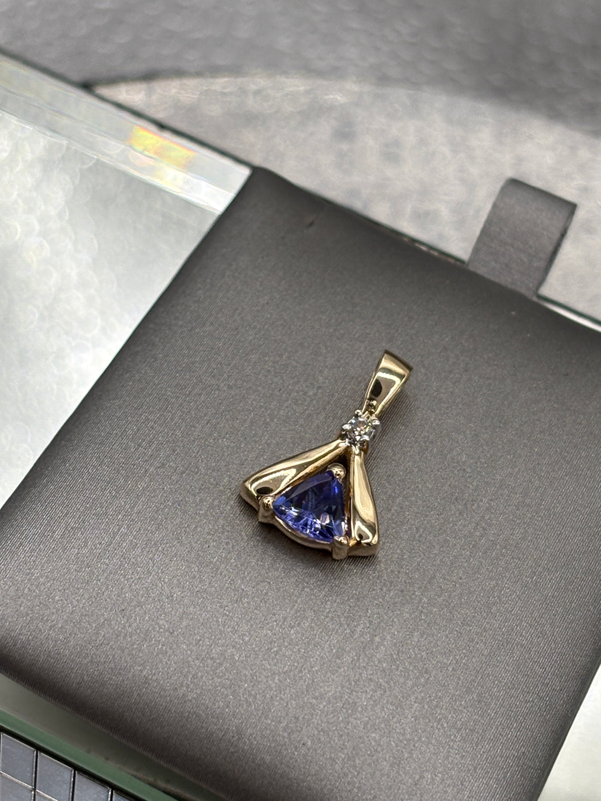Ladies Triangular 14 Karat Yellow Gold Tanzanite Diamond Pendant