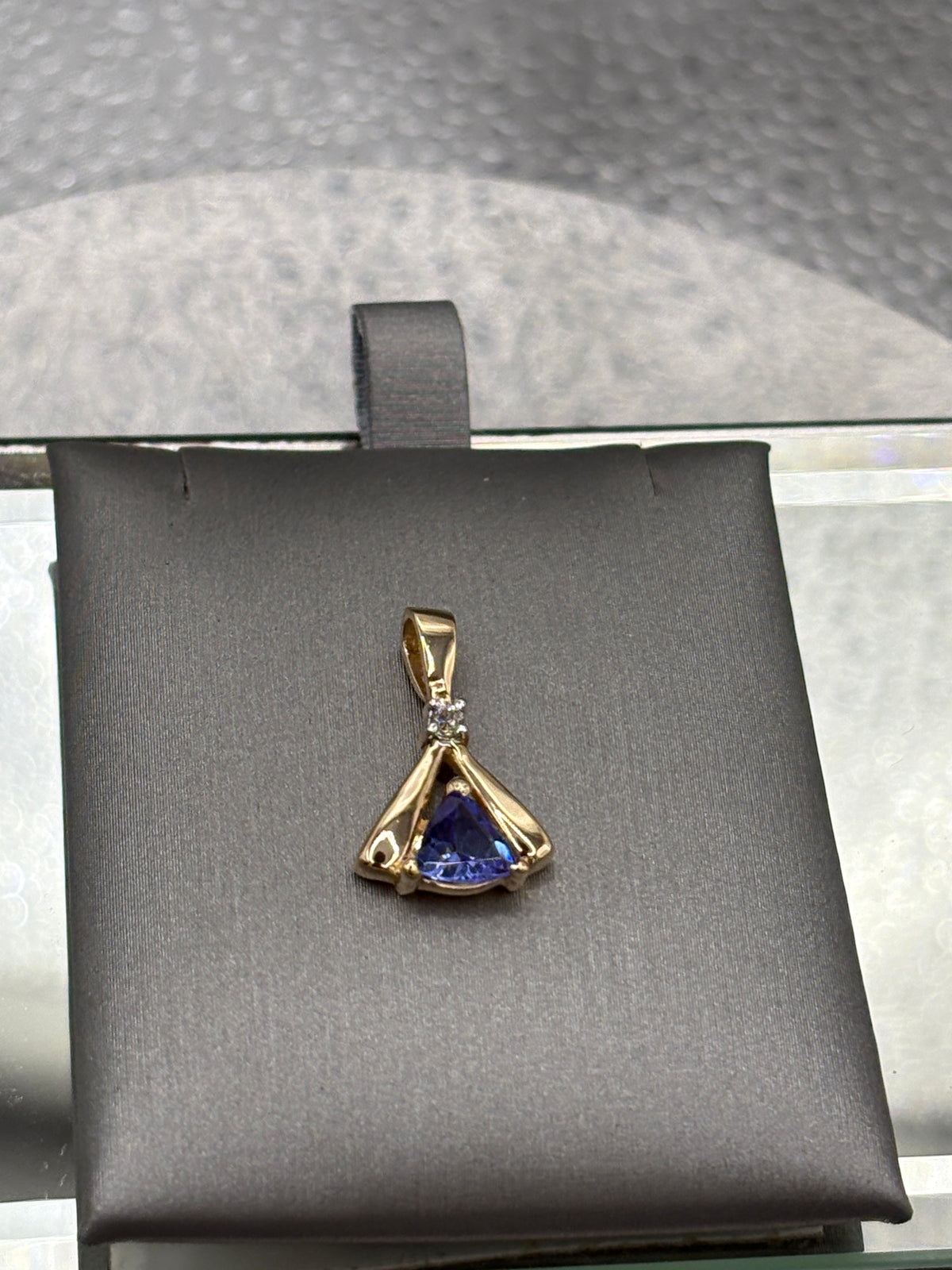 Ladies Triangular 14 Karat Yellow Gold Tanzanite Diamond Pendant