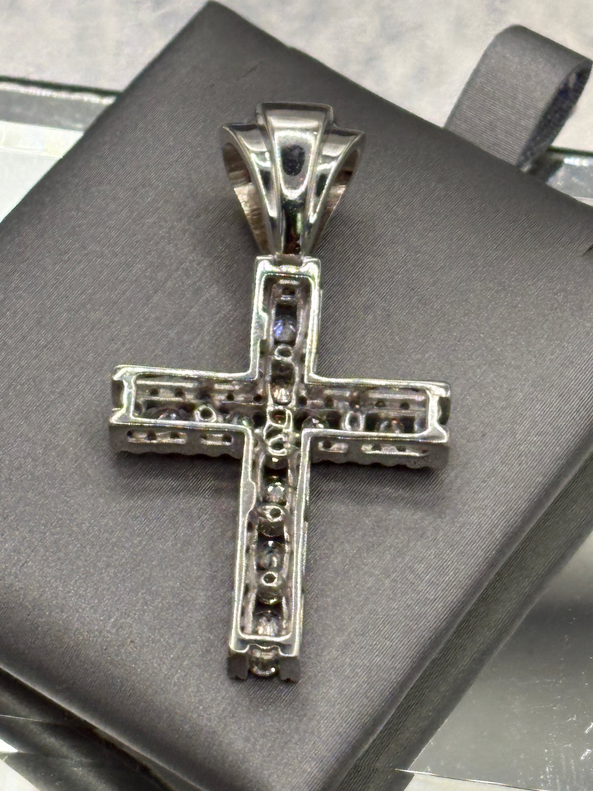 Ladies / Gents 14 Karat White Gold Diamond Cross Pendant