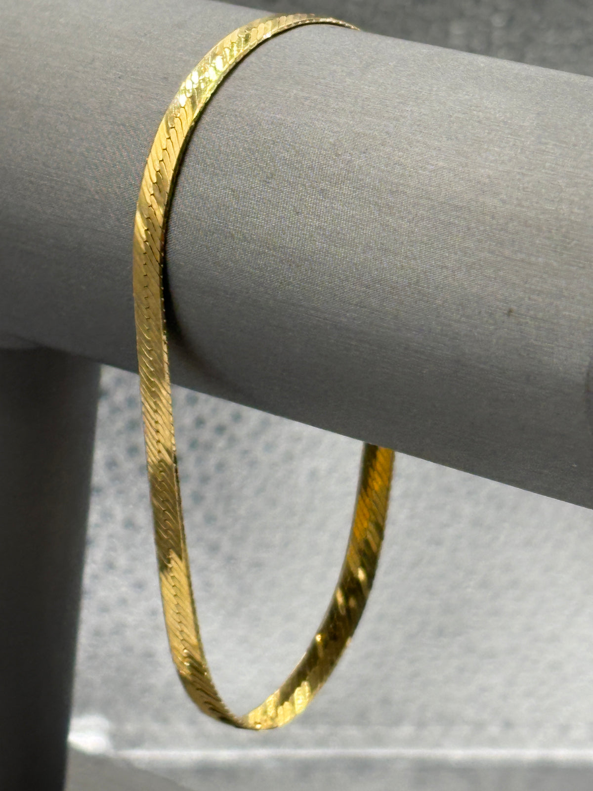 Ladies / Gents 14 Karat Yellow Gold Beveled Herringbone Bracelet