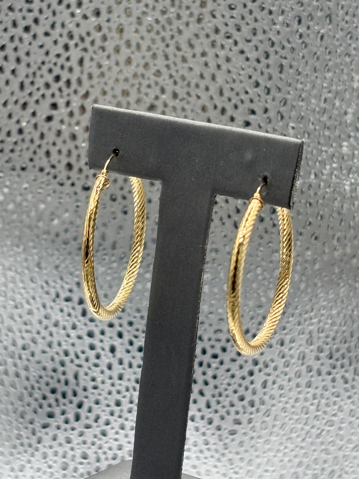 Ladies 14 Karat Yellow Gold Fluted Round Hoop Earrings