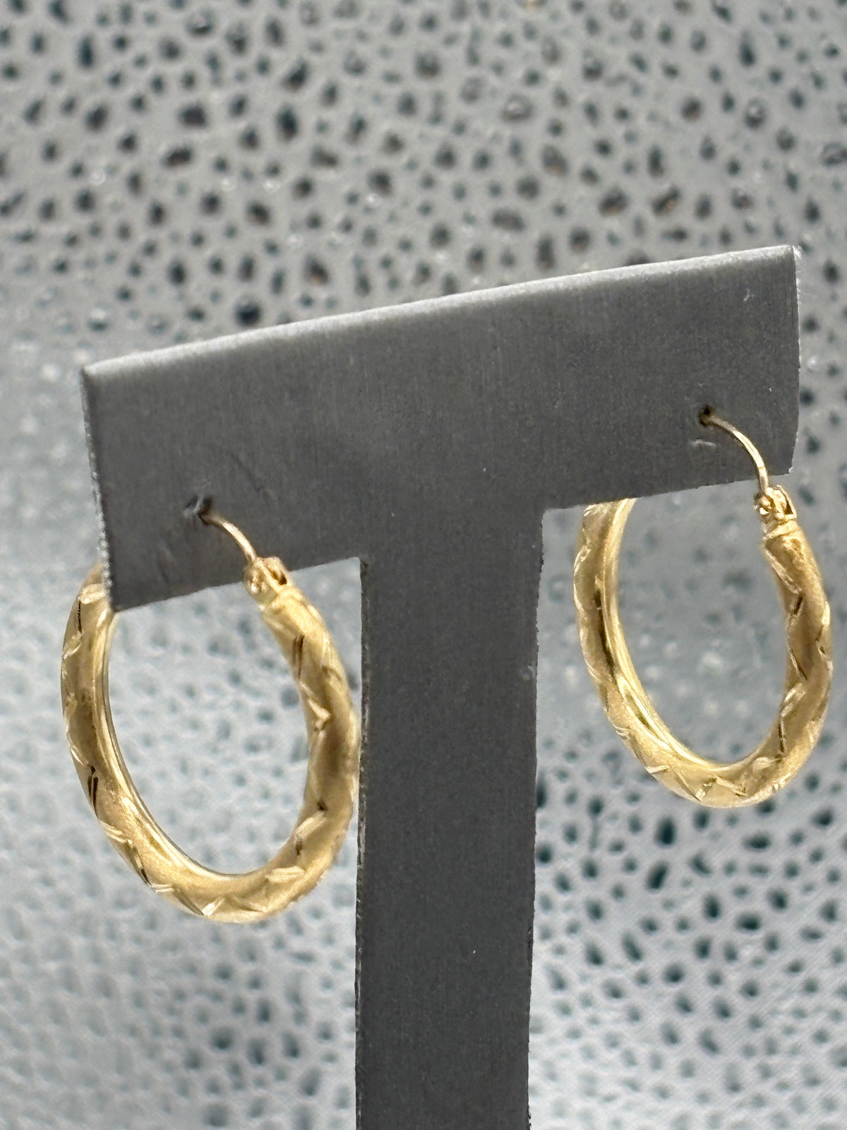 Ladies 14 Karat Yellow Gold Di-Cut Hoop Earrings