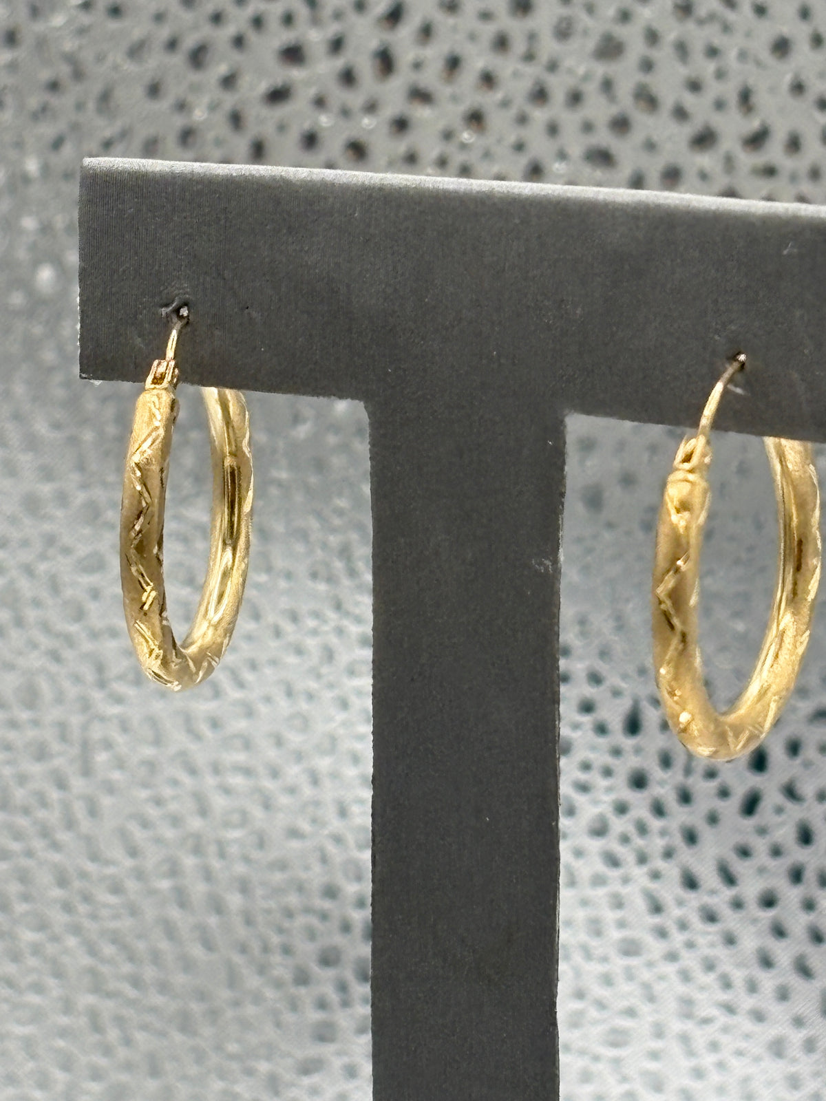 Ladies 14 Karat Yellow Gold Di-Cut Hoop Earrings
